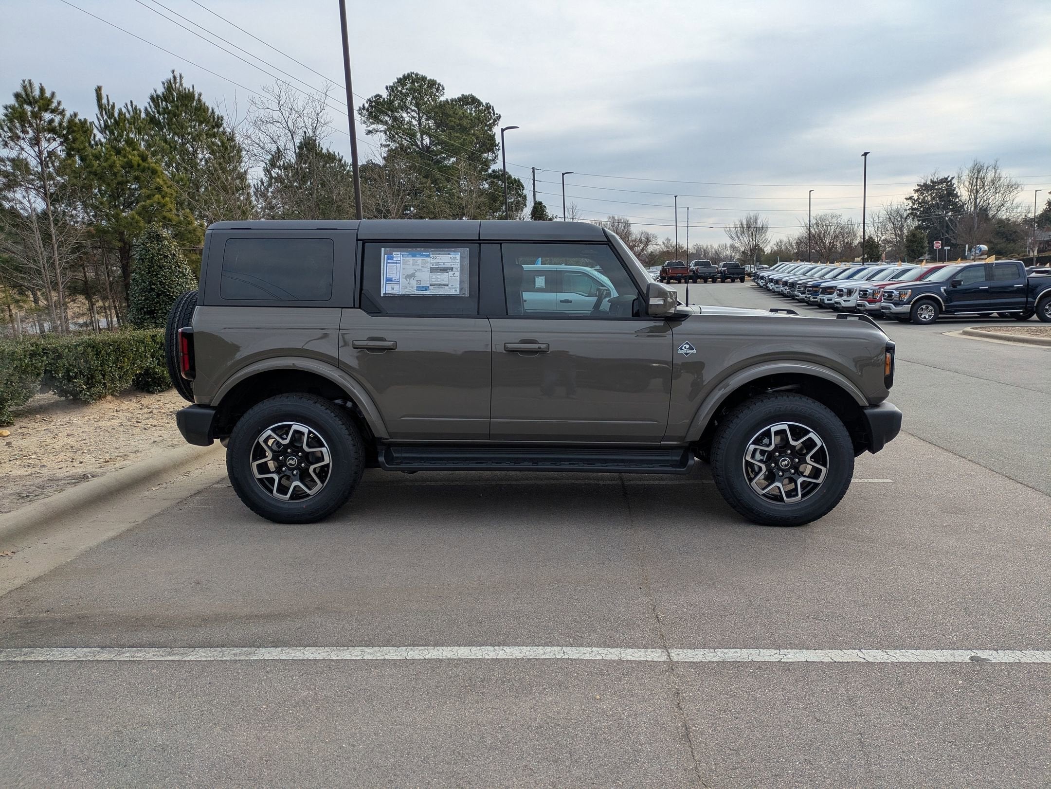 2025 Ford Bronco Outer Banks