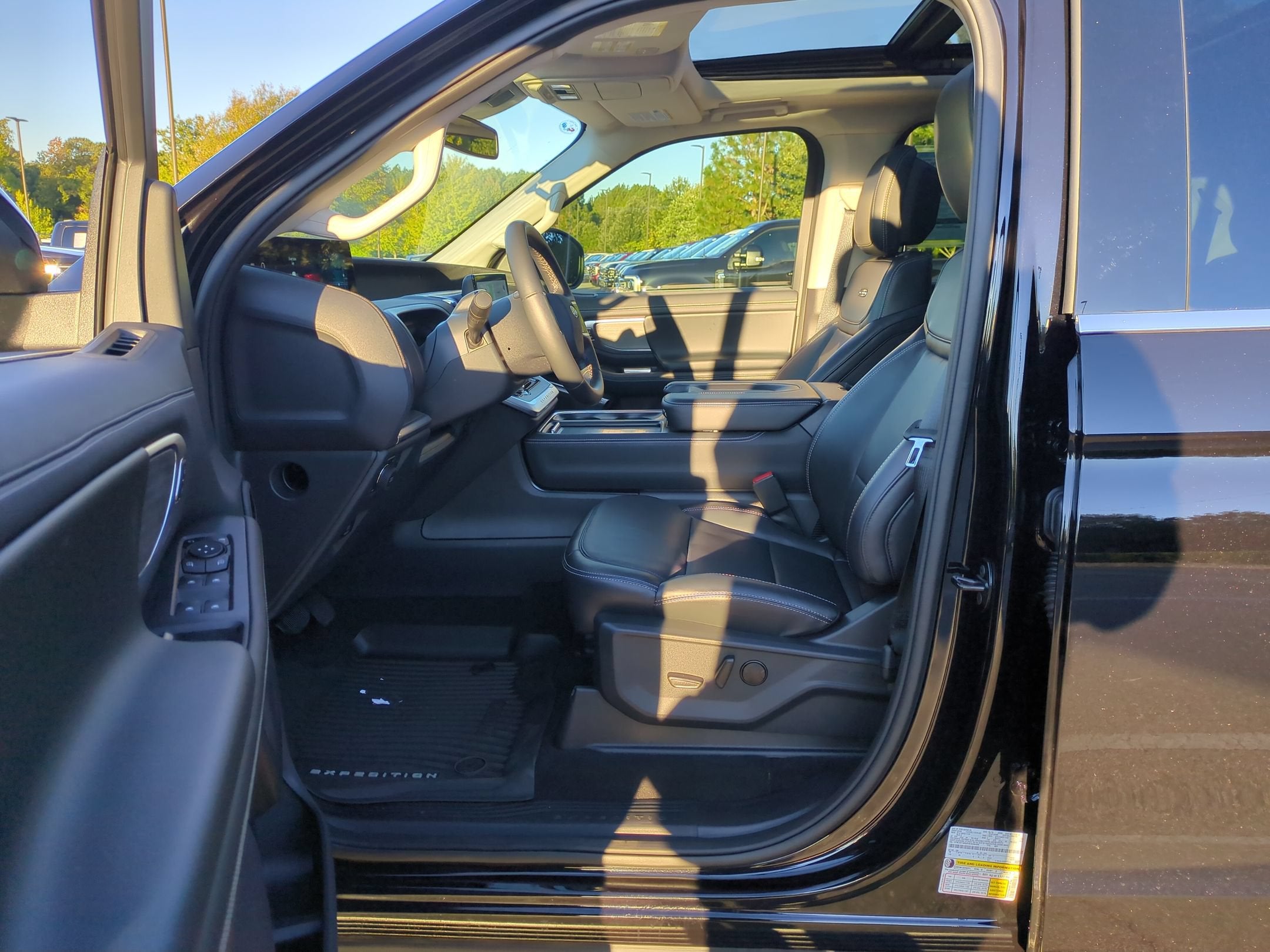 2027 Ford Expedition Max Platinum - Crossroads Courtesy Demo