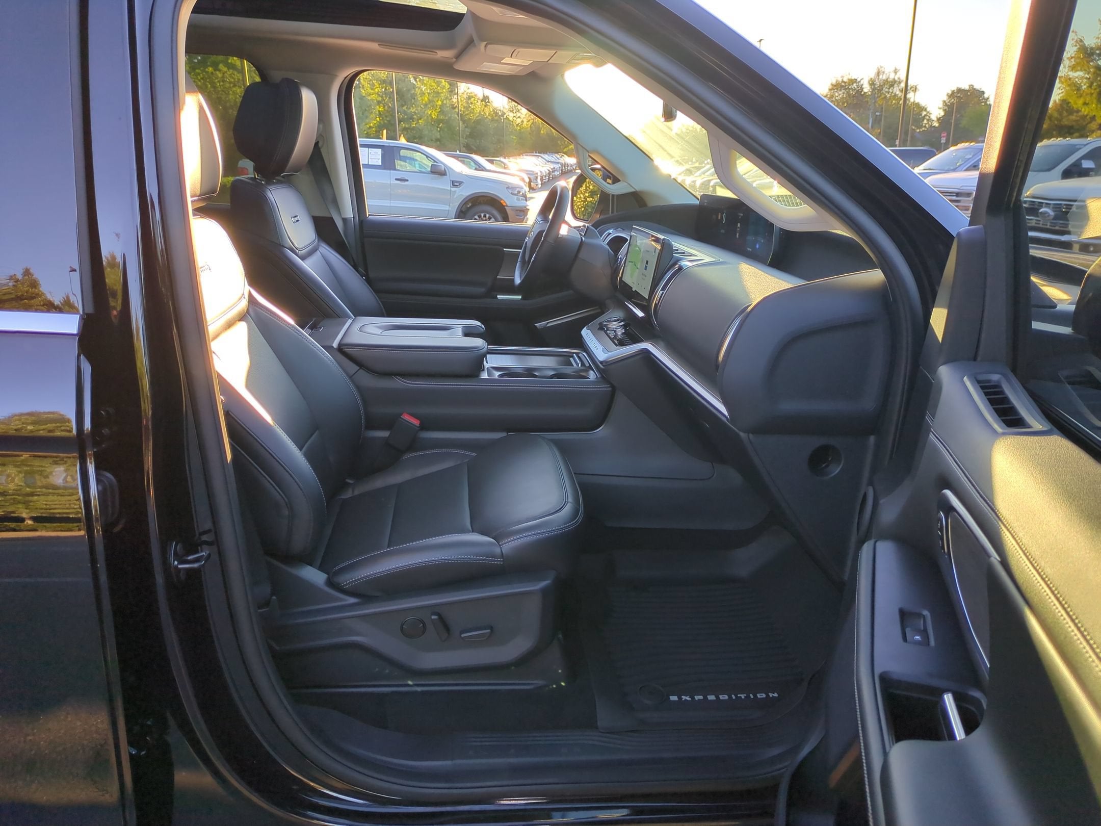 2027 Ford Expedition Max Platinum - Crossroads Courtesy Demo