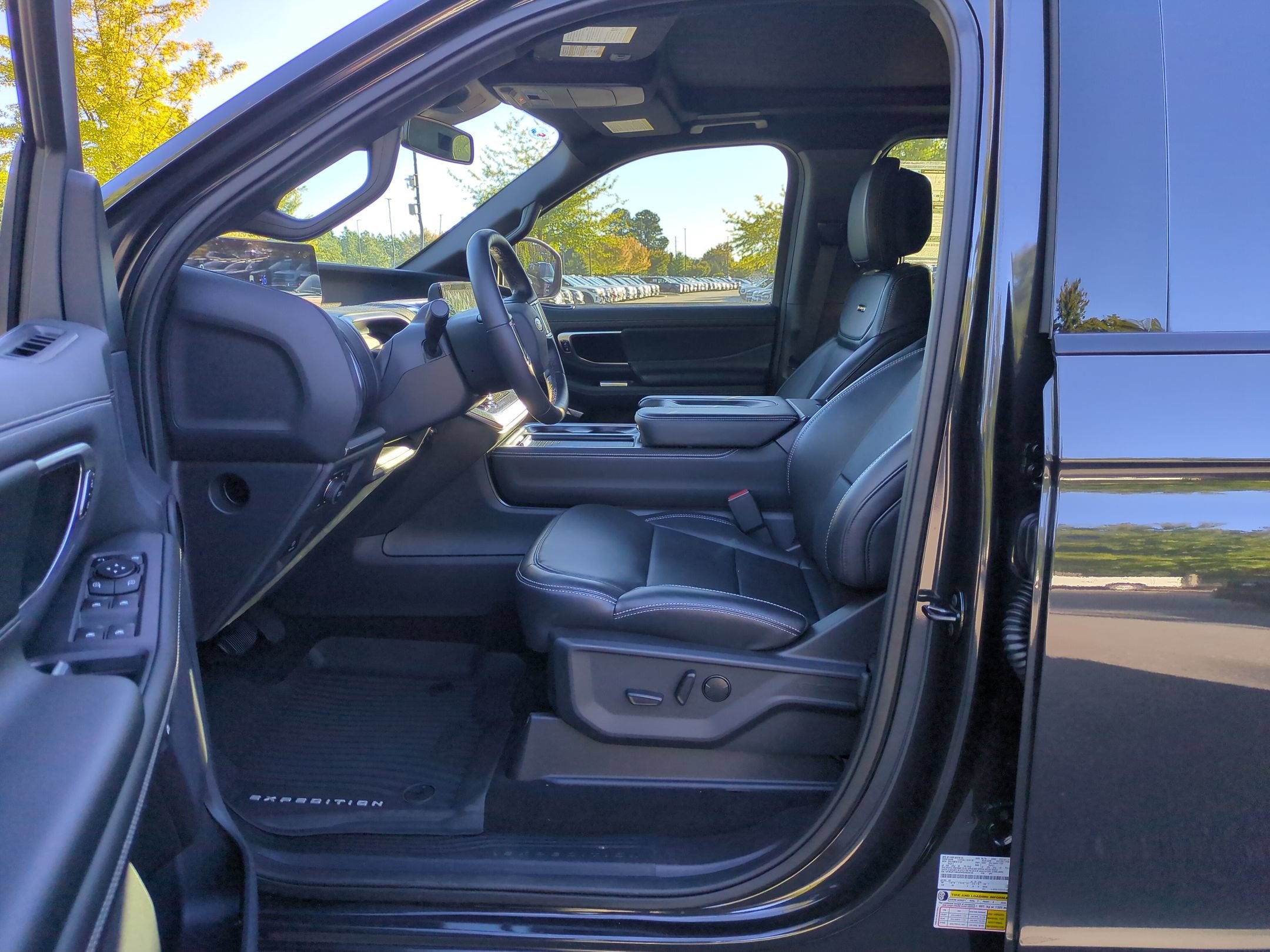 2027 Ford Expedition Max Platinum - Crossroads Courtesy Demo