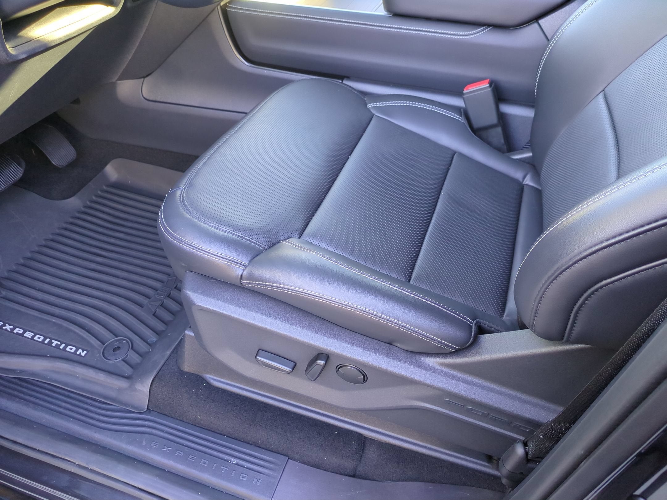 2027 Ford Expedition Max Platinum - Crossroads Courtesy Demo