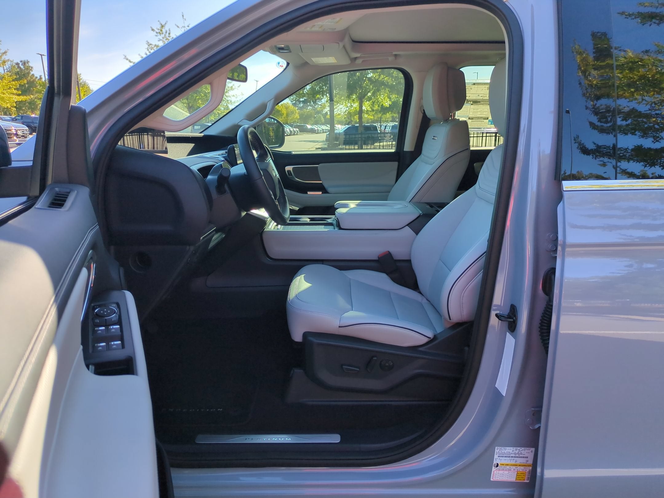 2026 Ford Expedition Max Platinum - Crossroads Courtesy Demo