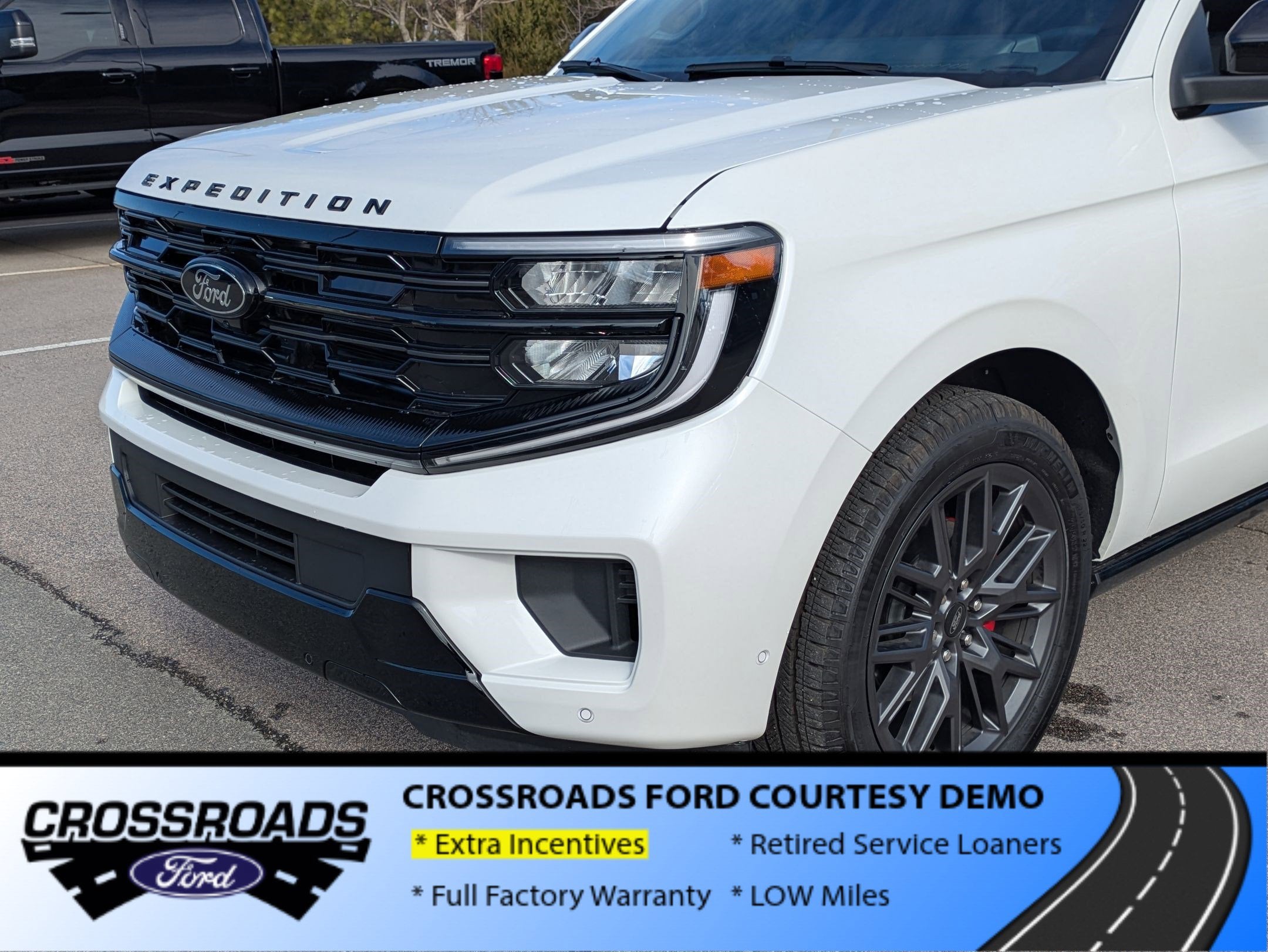 2025 Ford Expedition Max Platinum - Crossroads Courtesy Demo