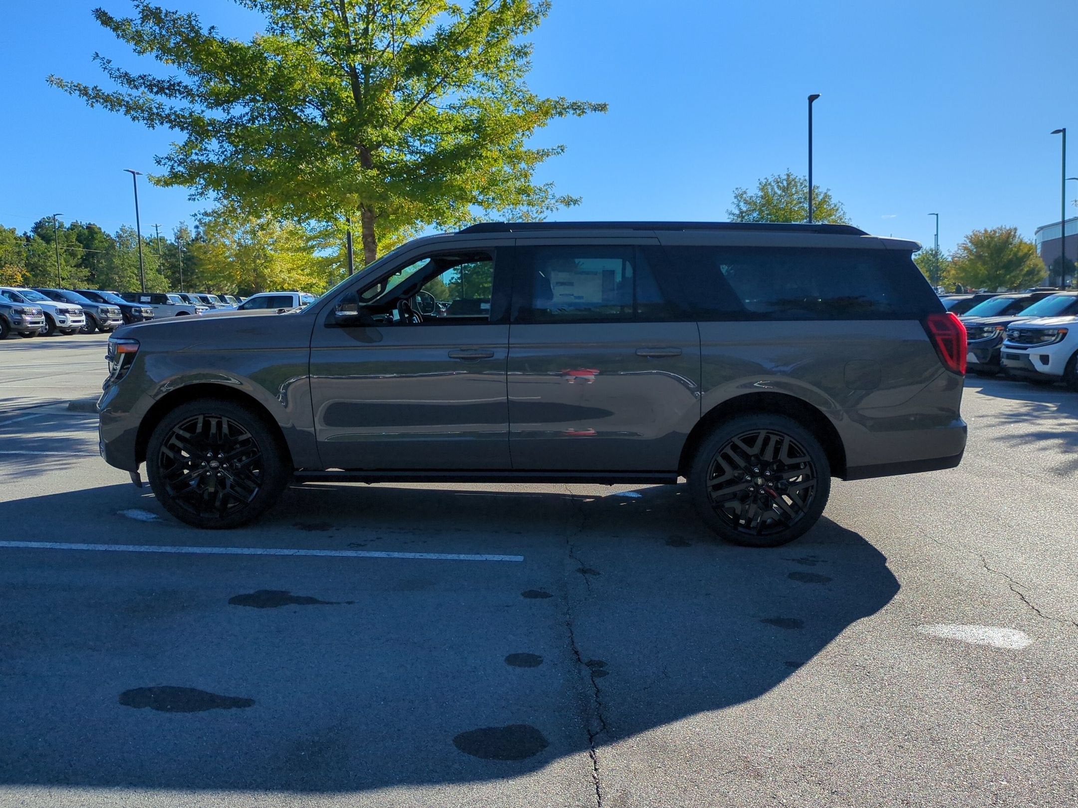 2027 Ford Expedition Max Platinum