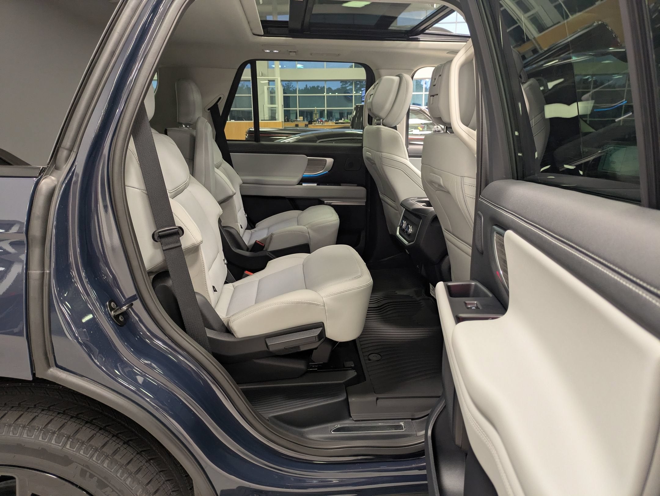 2027 Ford Expedition Platinum