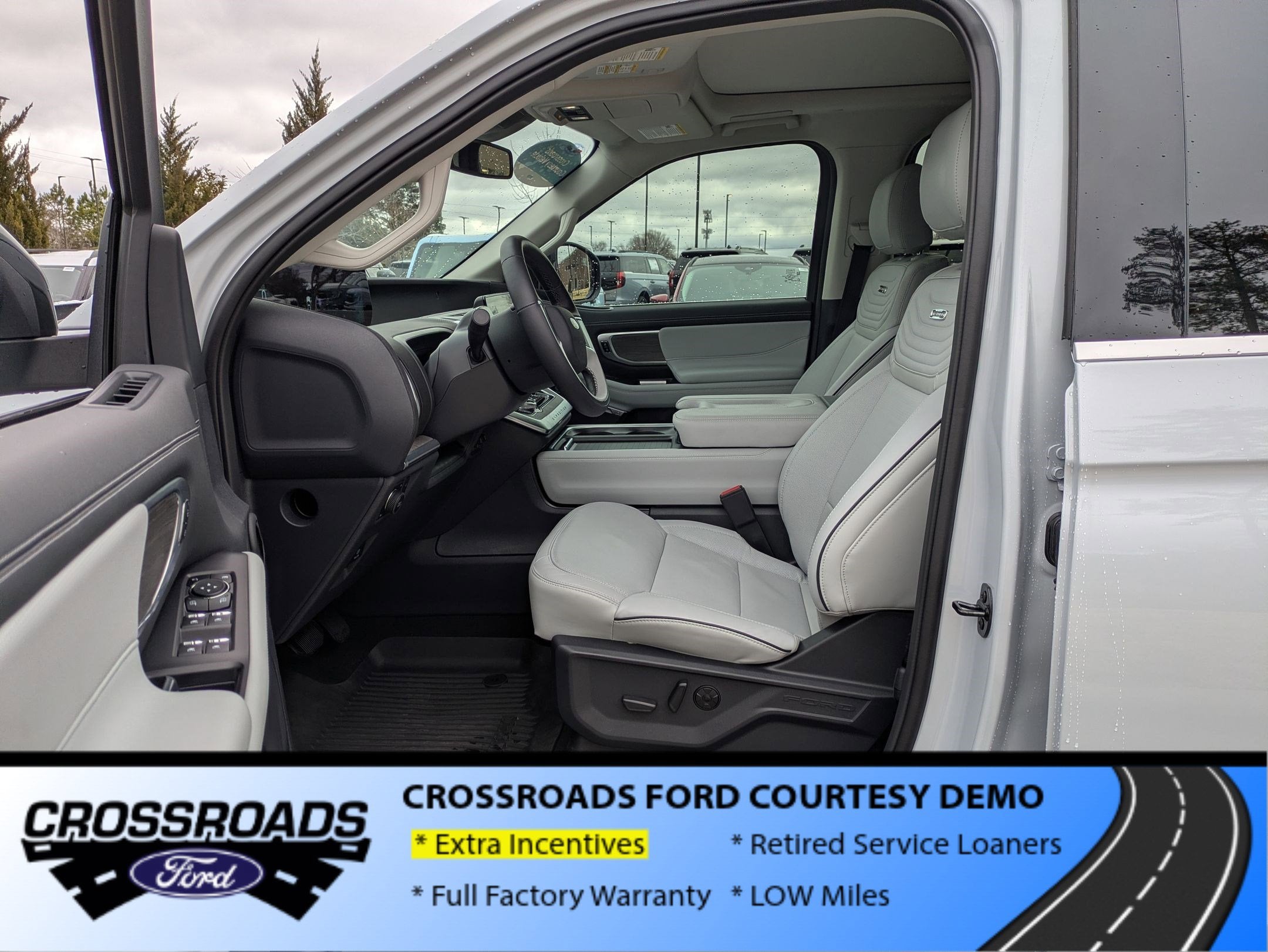 2025 Ford Expedition Platinum - Crossroads Courtesy Demo