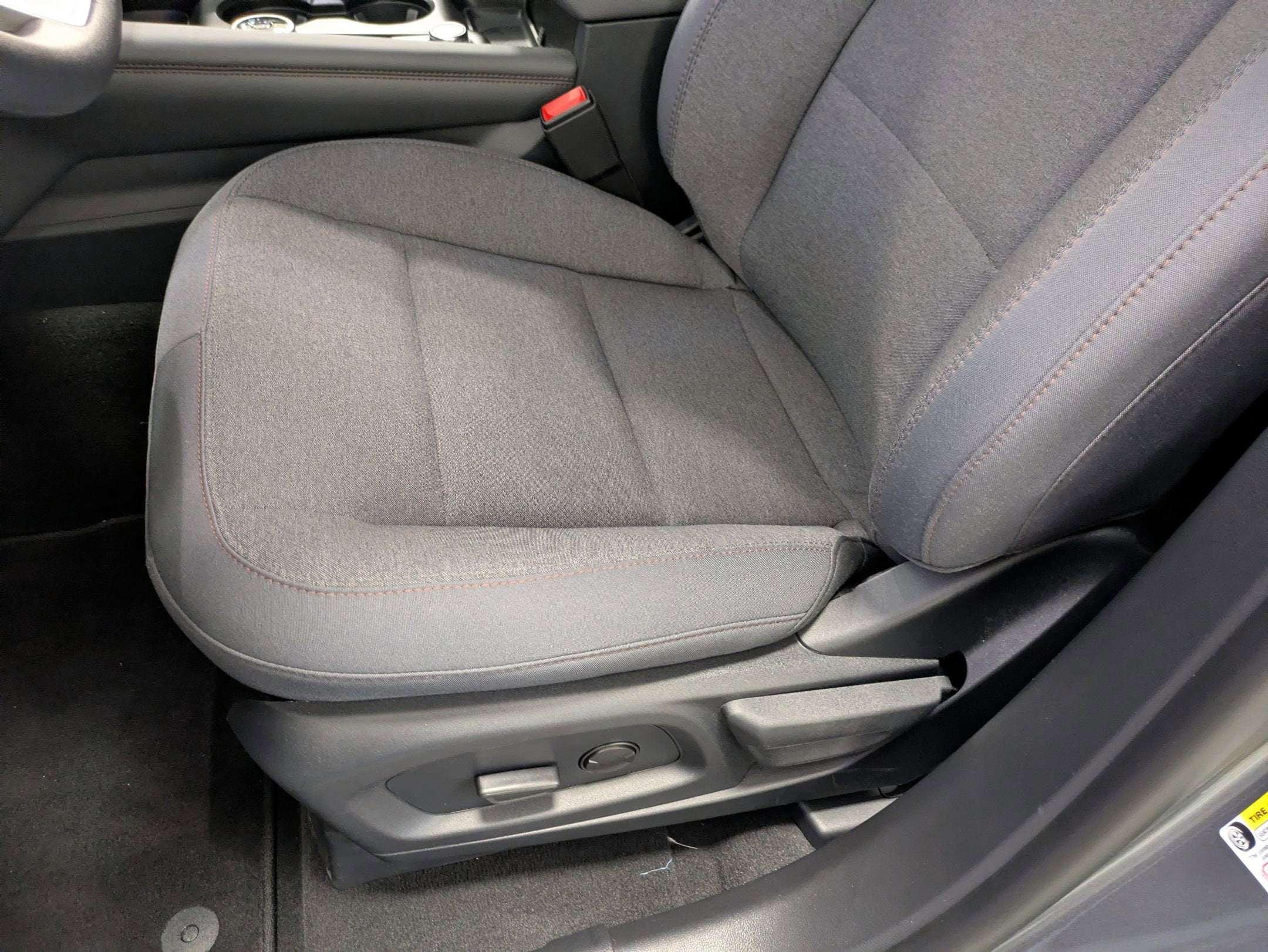 2026 Ford Explorer Active w/100A Pkg - Crossroads Courtesy Demo