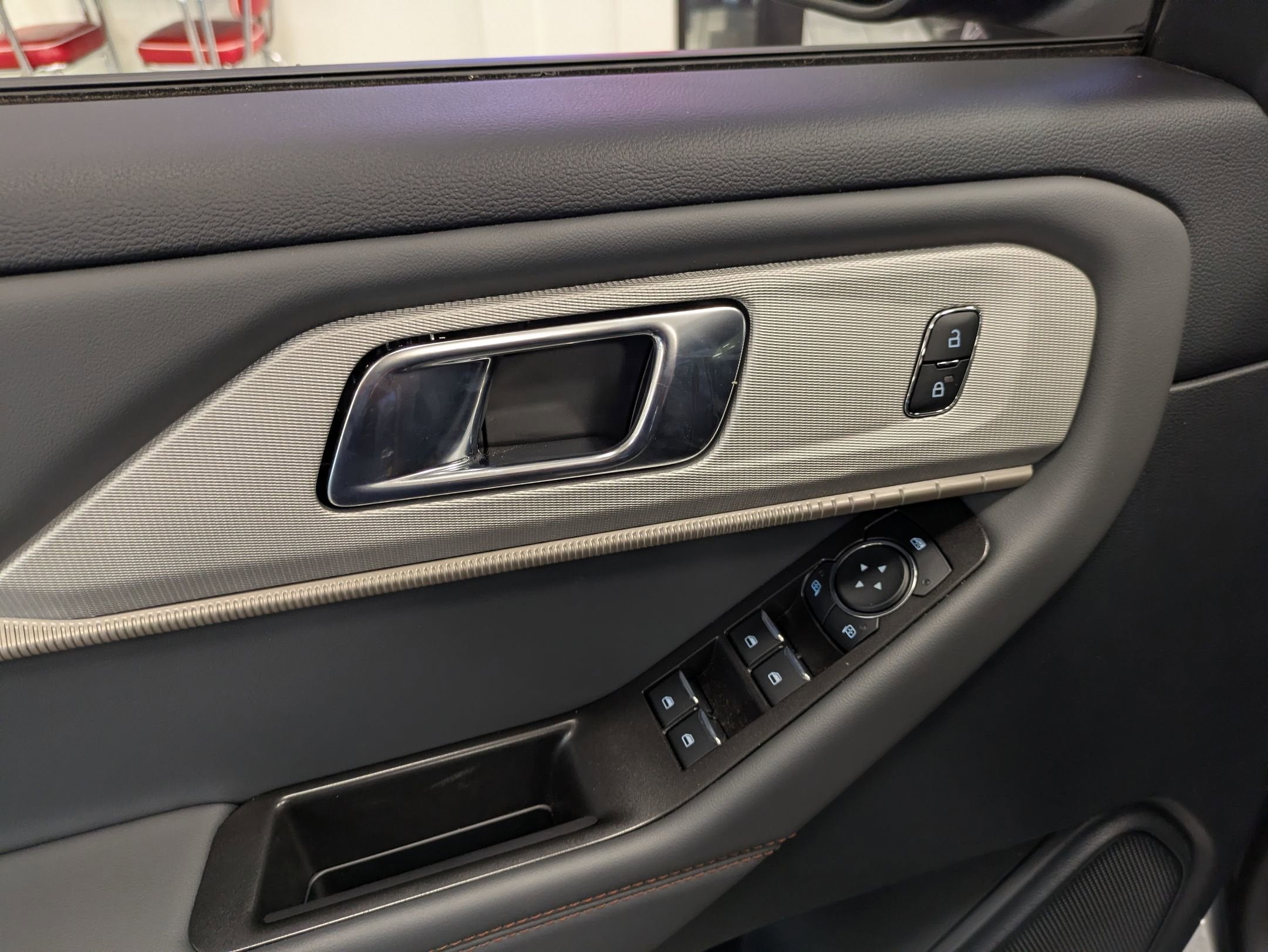 2026 Ford Explorer Active w/100A Pkg - Crossroads Courtesy Demo