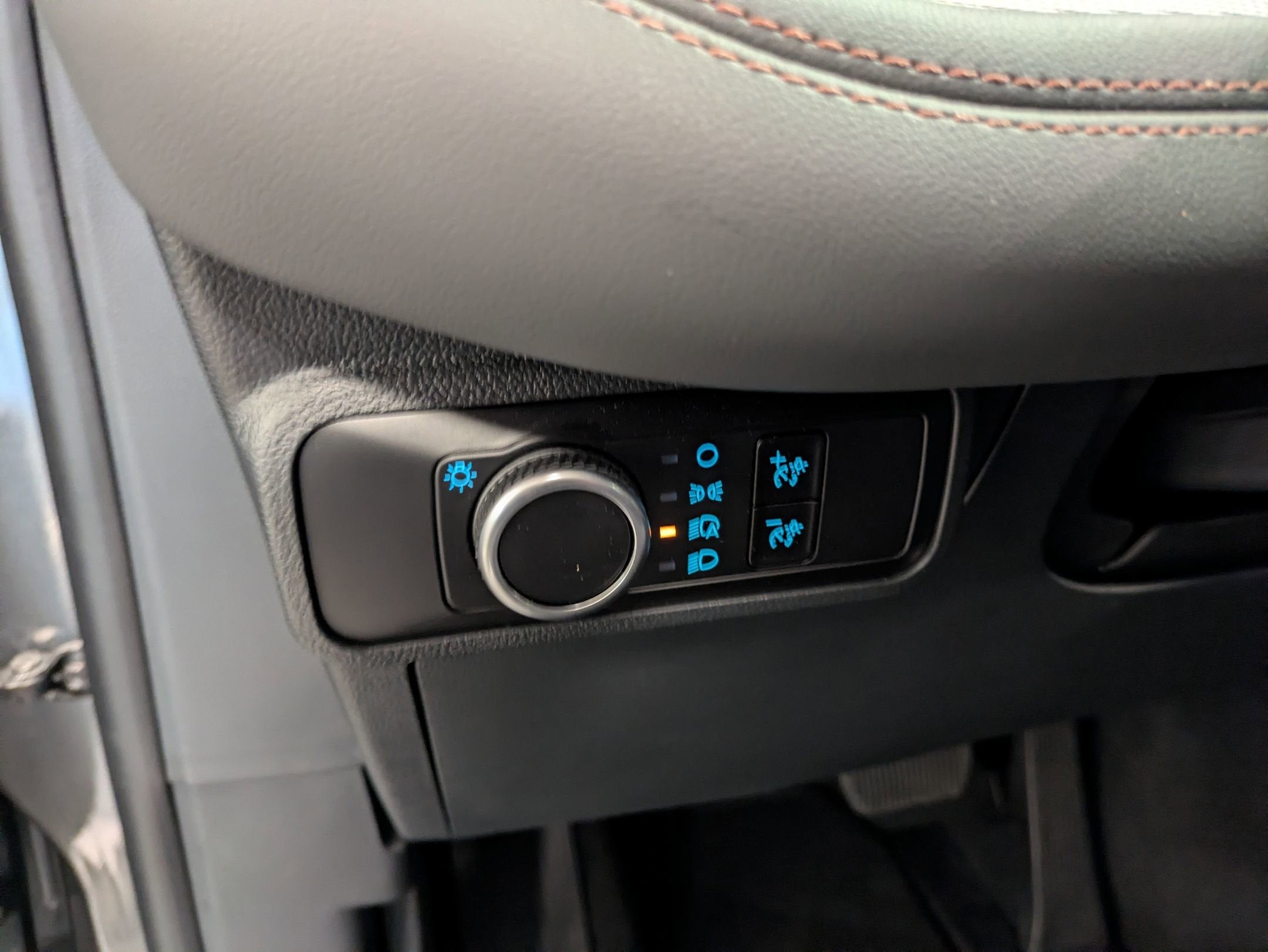 2026 Ford Explorer Active w/100A Pkg - Crossroads Courtesy Demo