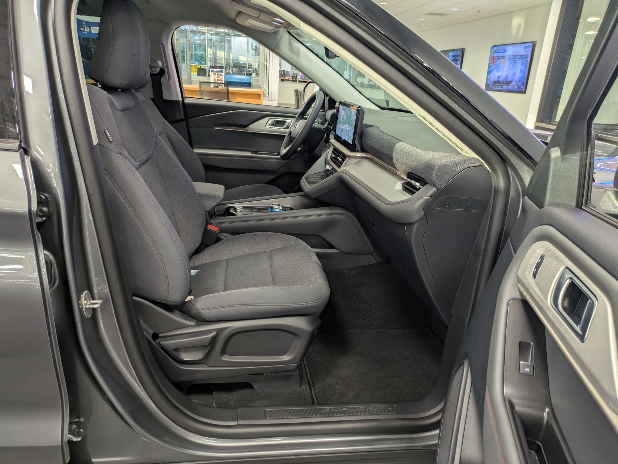 2026 Ford Explorer Active w/100A Pkg - Crossroads Courtesy Demo