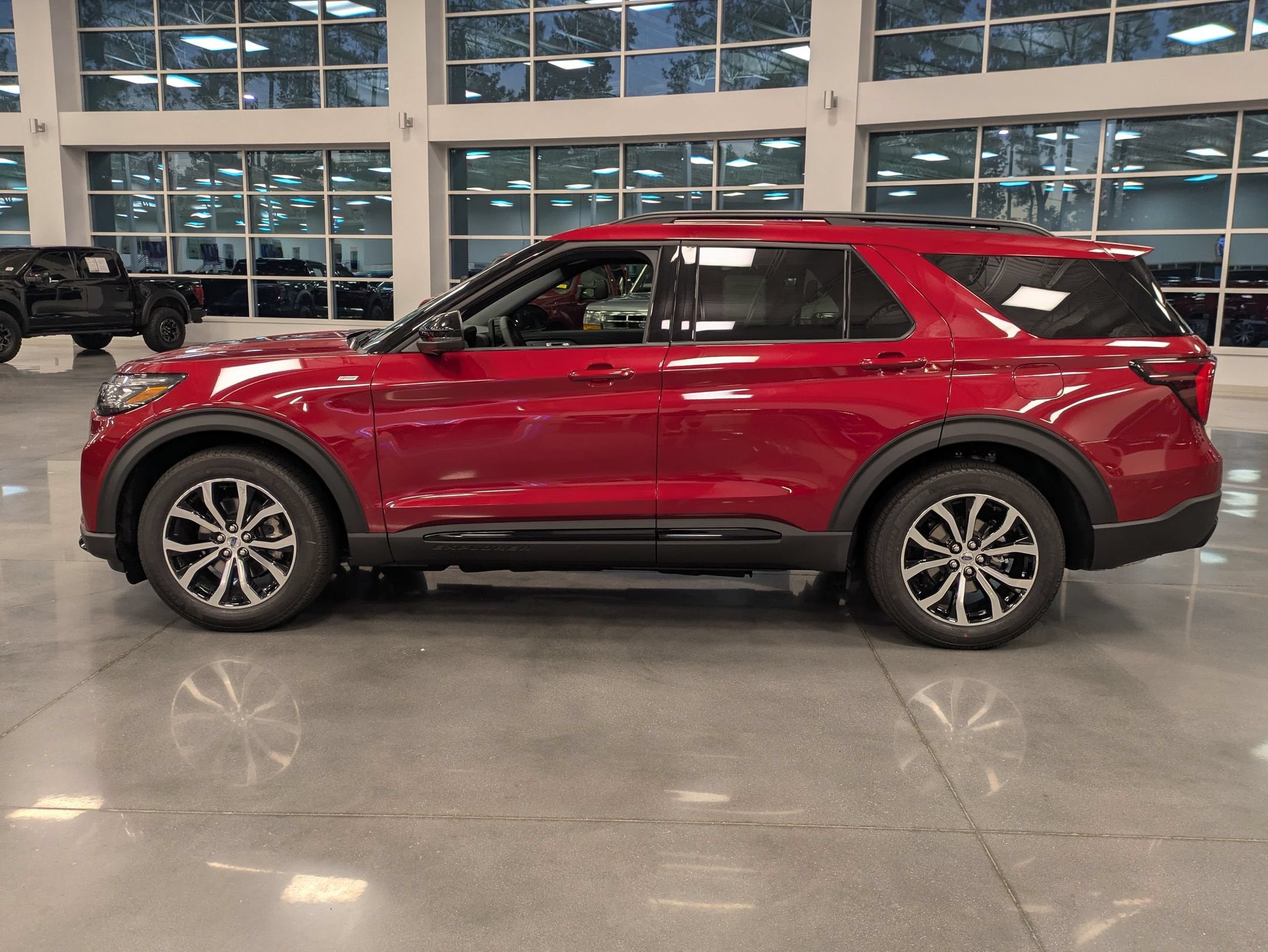 2027 Ford Explorer ST-Line