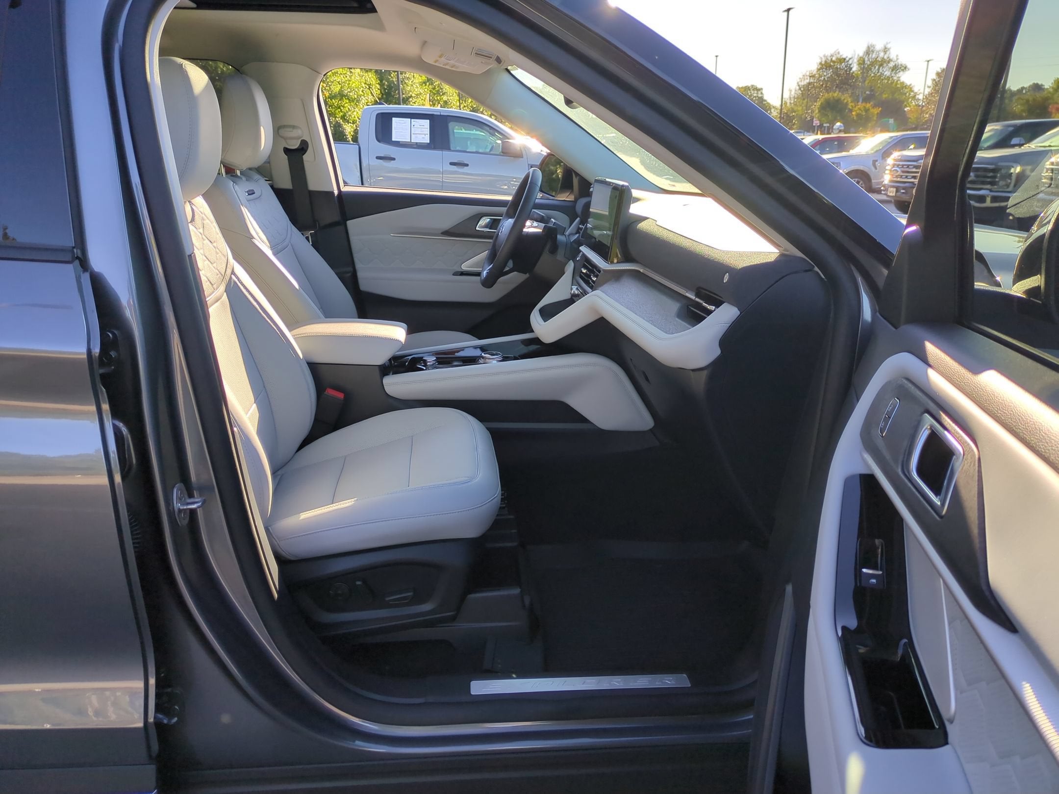 2026 Ford Explorer Platinum - Crossroads Courtesy Demo