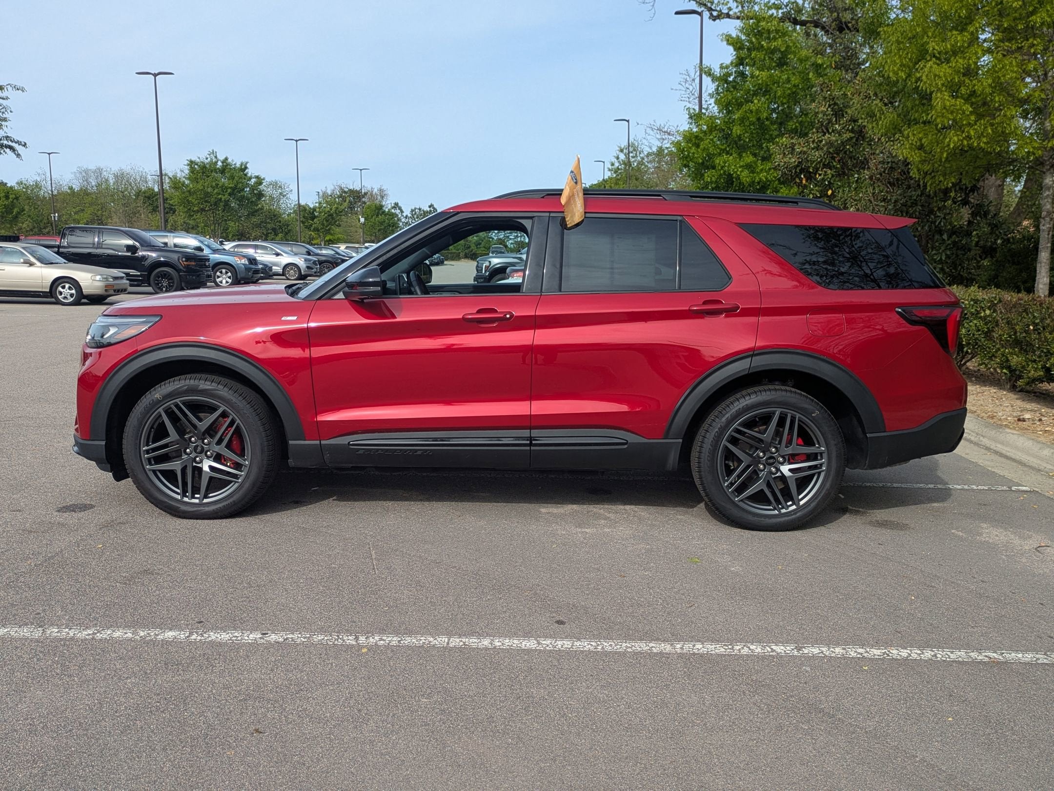 2025 Ford Explorer ST-Line