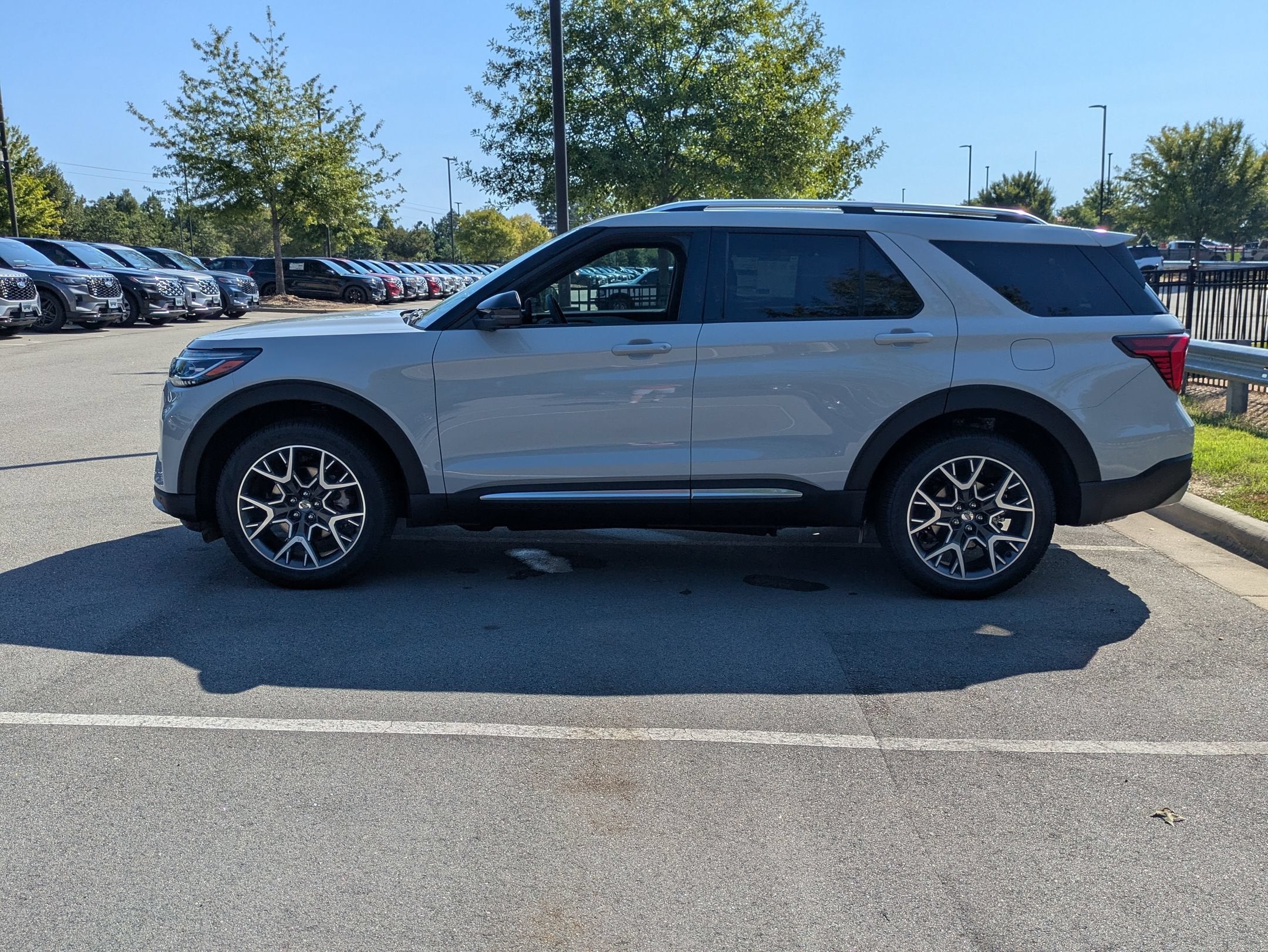 2027 Ford Explorer Platinum