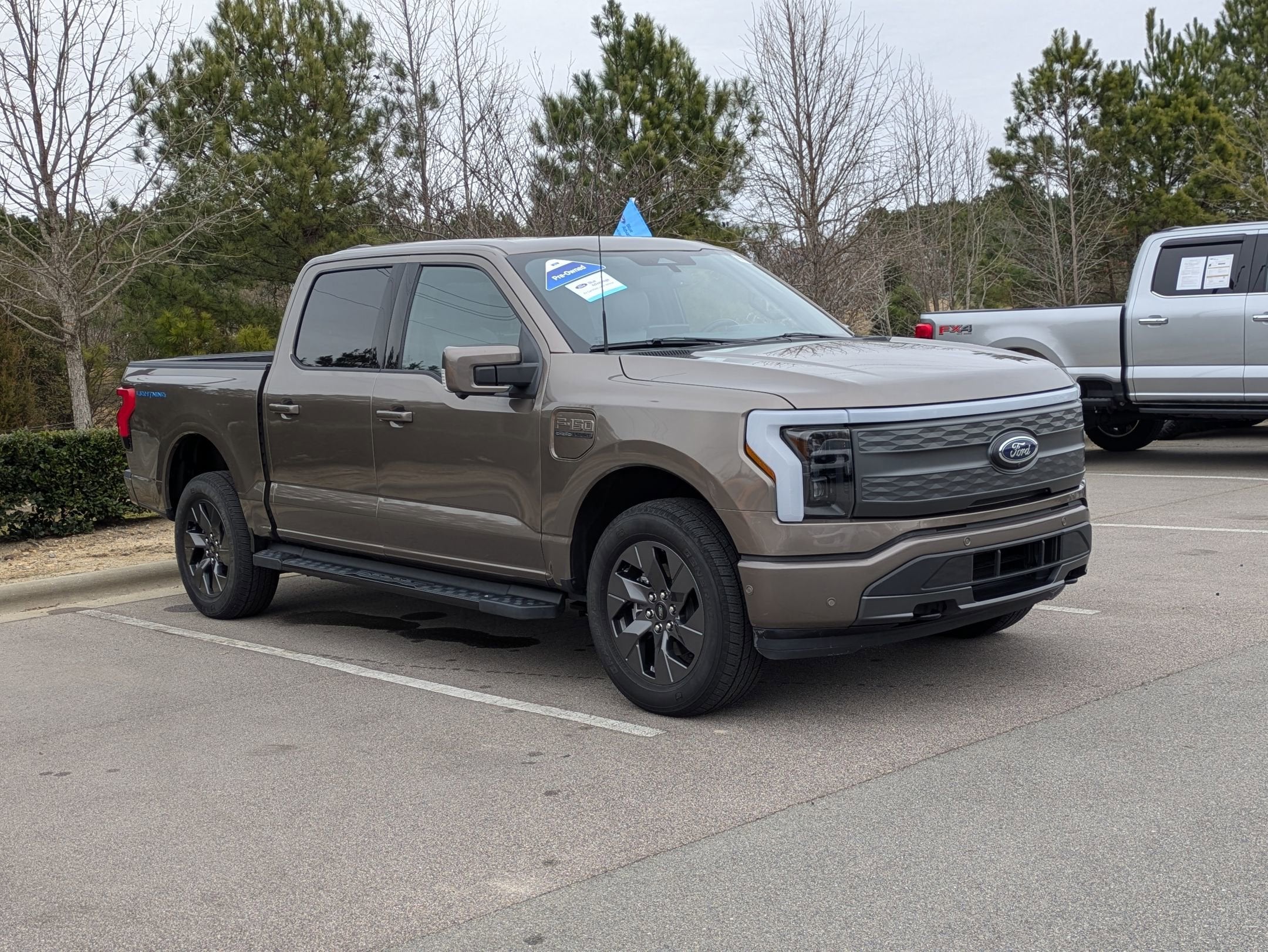 2023 Ford F-150 Lightning LARIAT