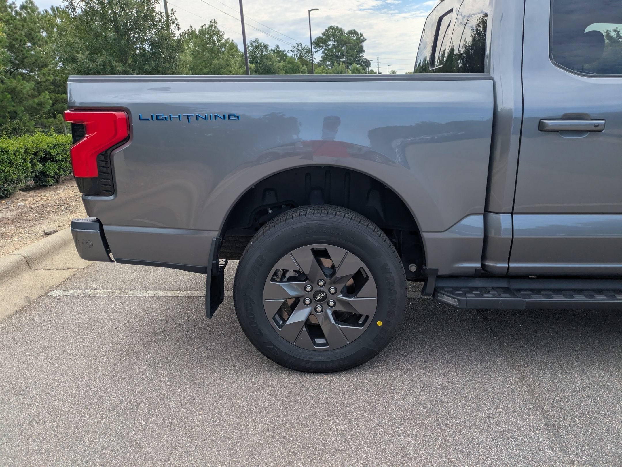 2023 Ford F-150 Lightning LARIAT