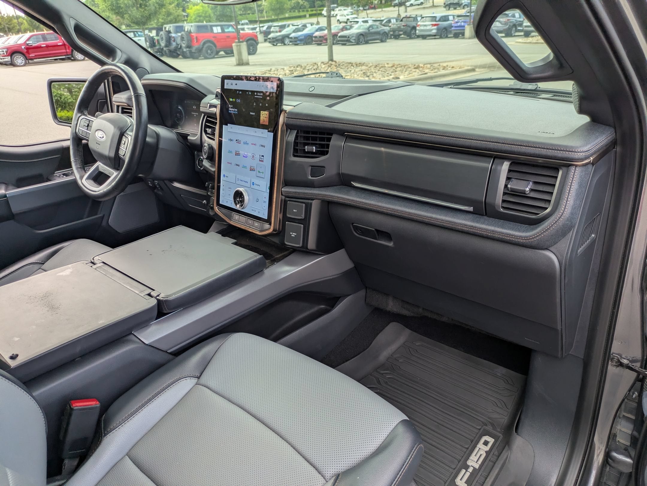 2023 Ford F-150 Lightning LARIAT