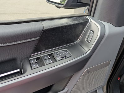 2024 Ford F-150 Lightning Flash