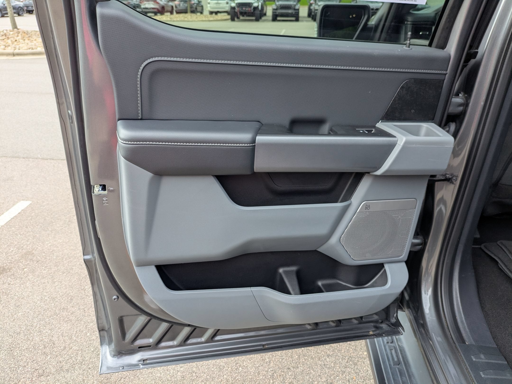 2024 Ford F-150 Lightning Flash