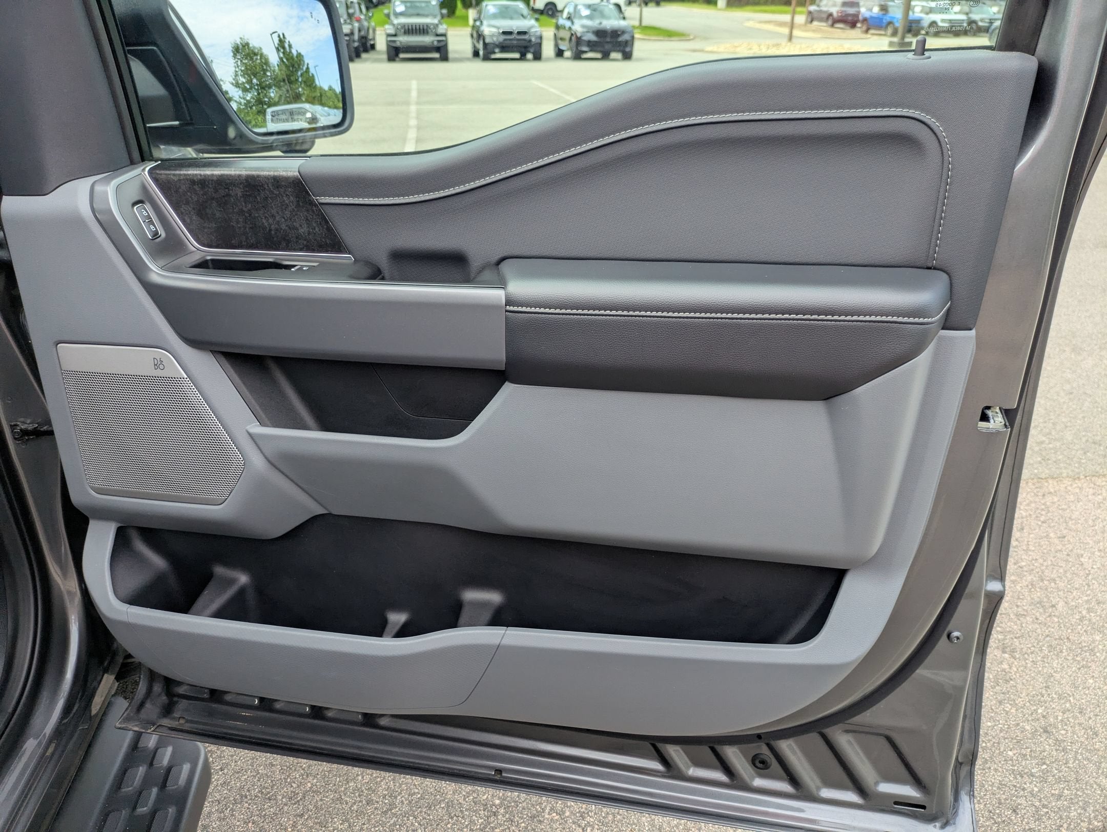 2024 Ford F-150 Lightning Flash