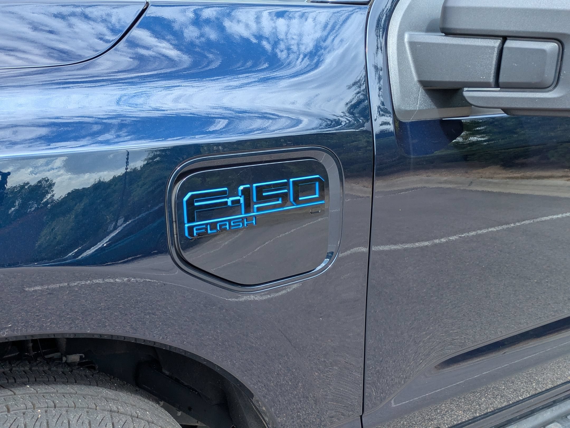 2025 Ford F-150 Lightning Flash