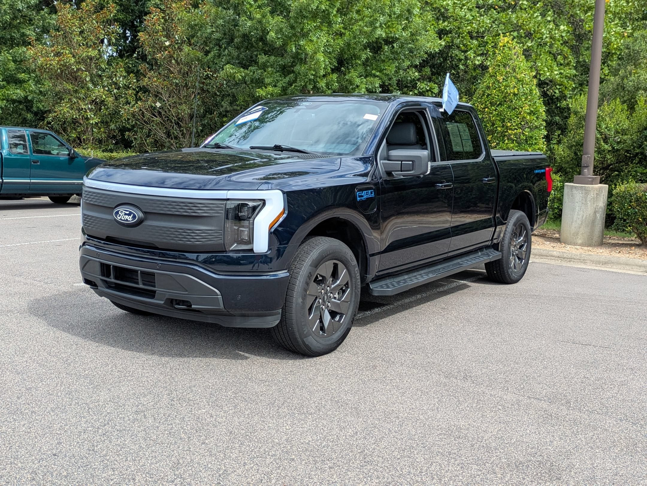 2025 Ford F-150 Lightning Flash