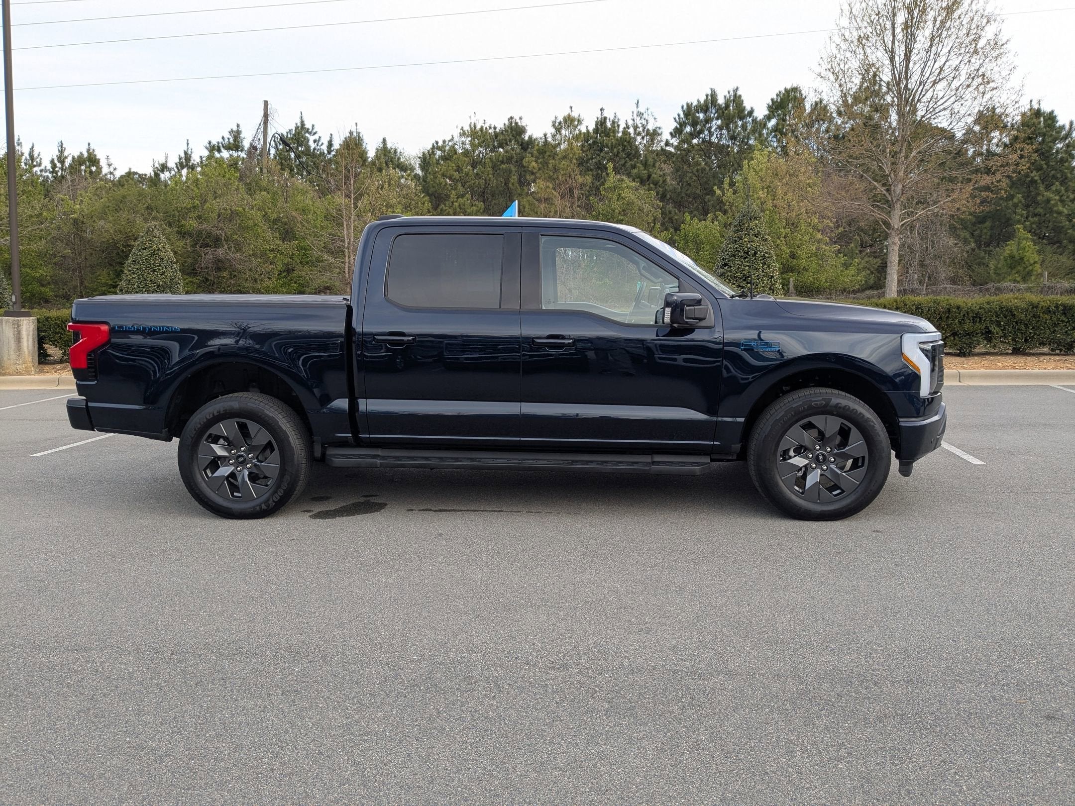 2025 Ford F-150 Lightning LARIAT