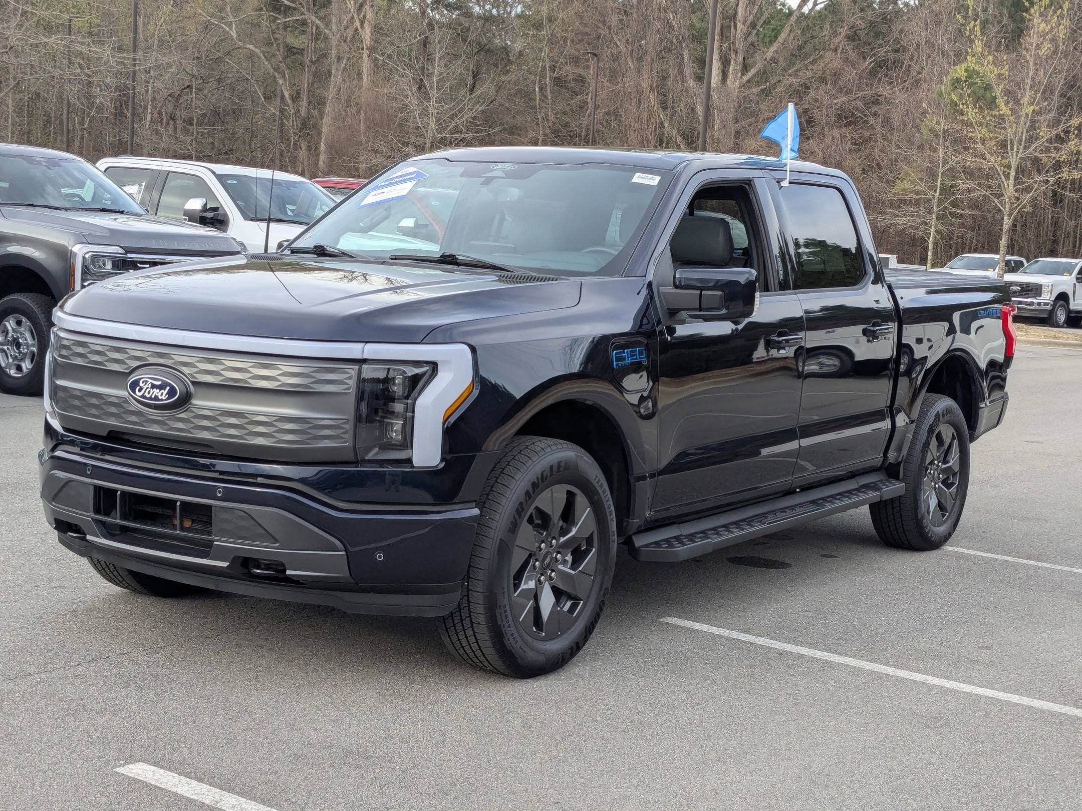 2025 Ford F-150 Lightning LARIAT