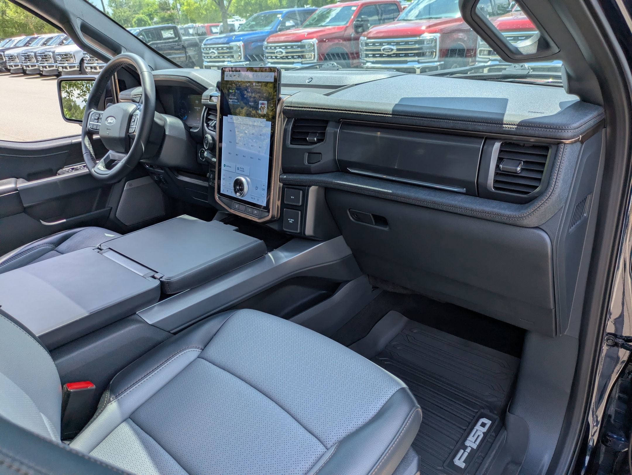 2025 Ford F-150 Lightning LARIAT