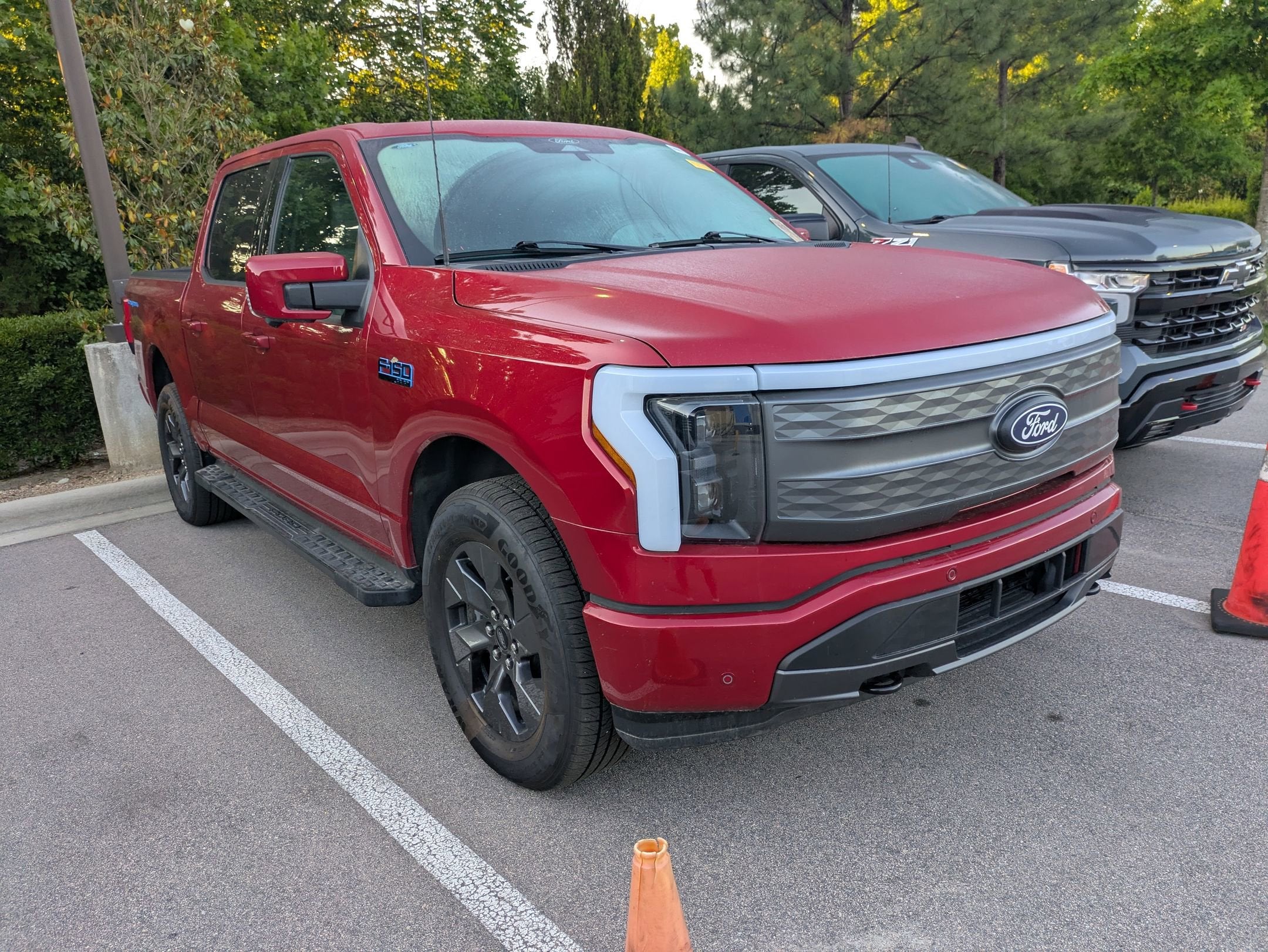 2025 Ford F-150 Lightning LARIAT