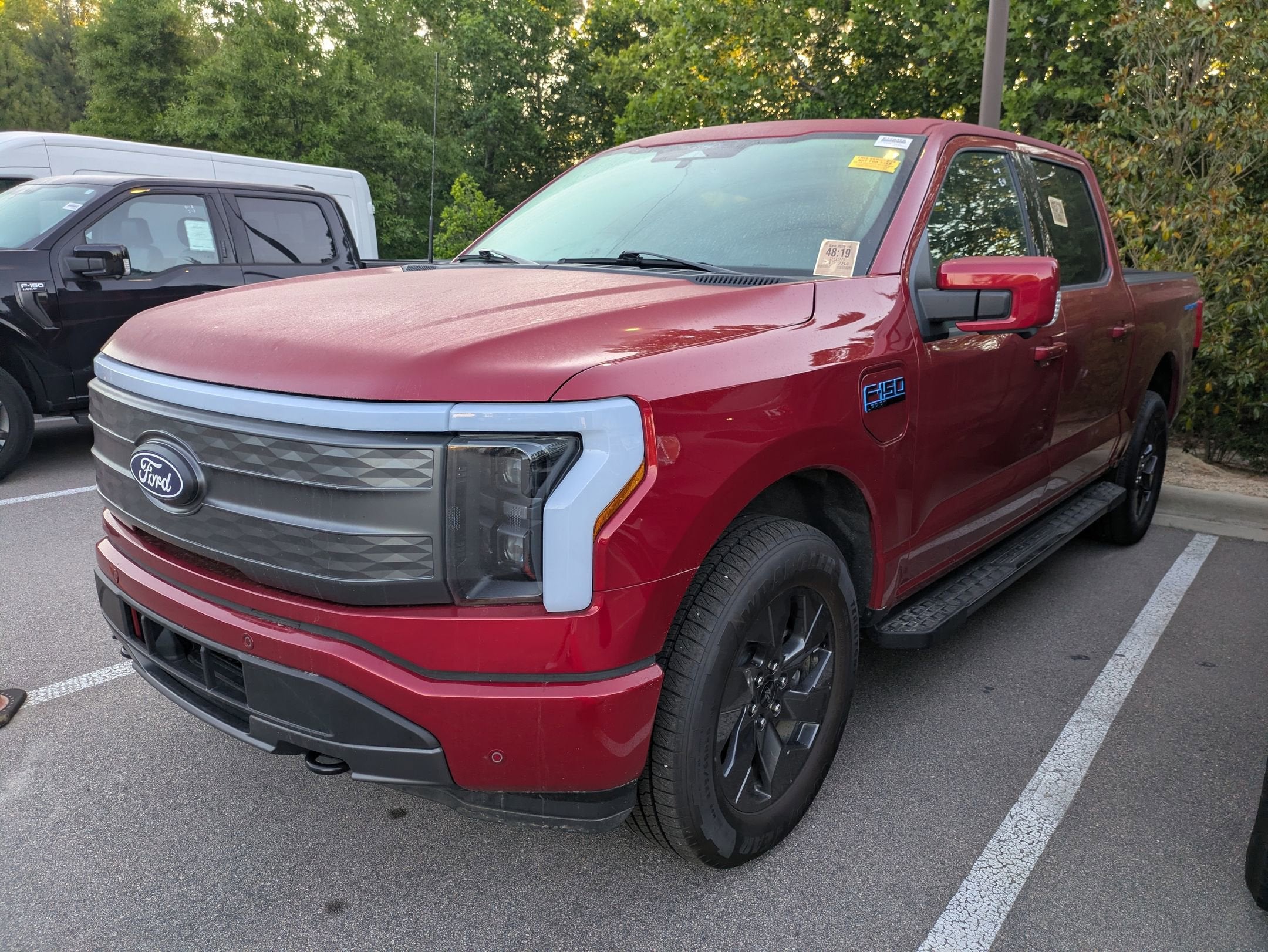 2025 Ford F-150 Lightning LARIAT