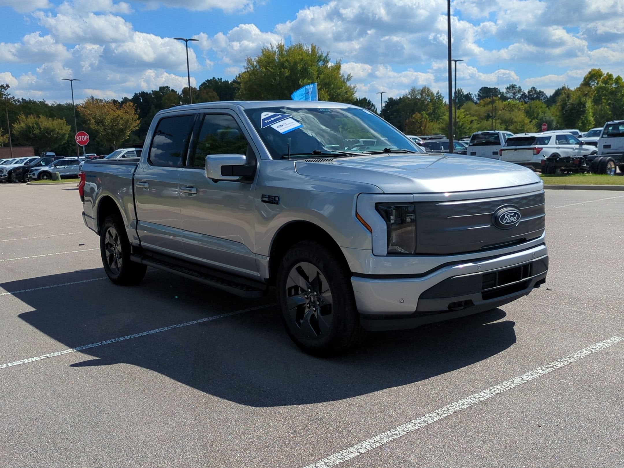 2025 Ford F-150 Lightning LARIAT