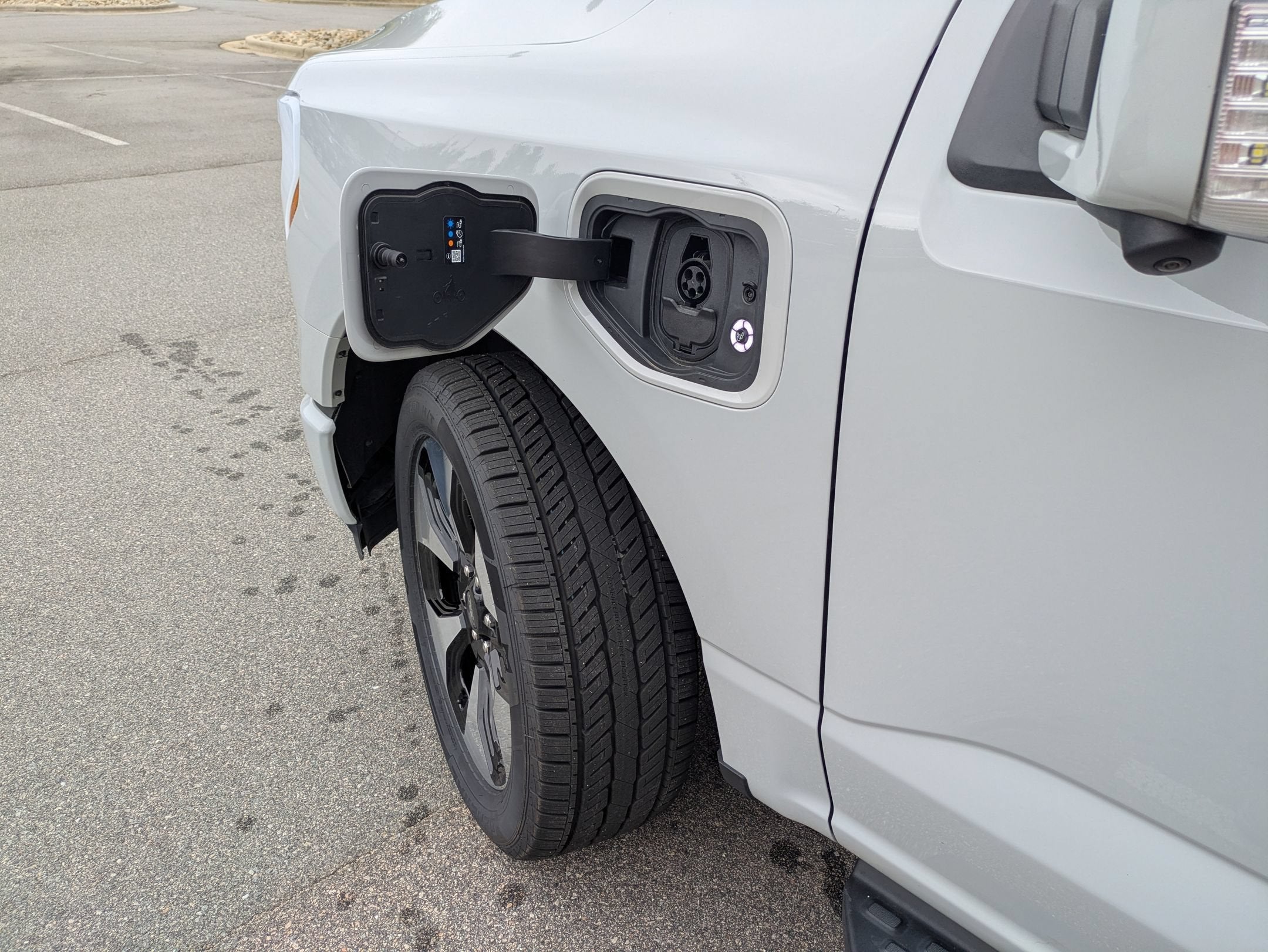 2024 Ford F-150 Lightning Platinum