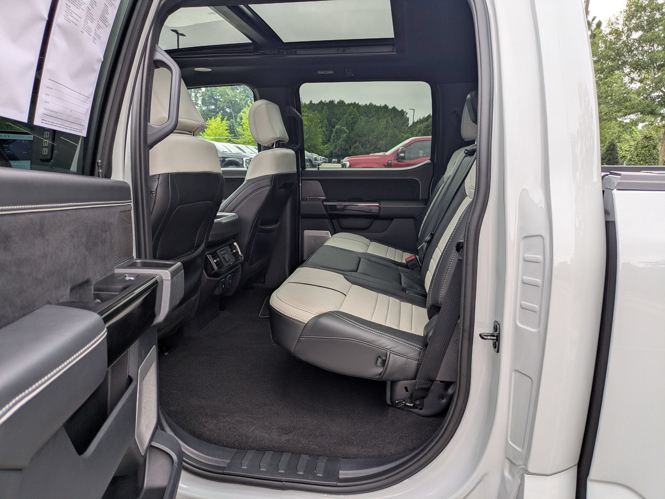 2024 Ford F-150 Lightning Platinum