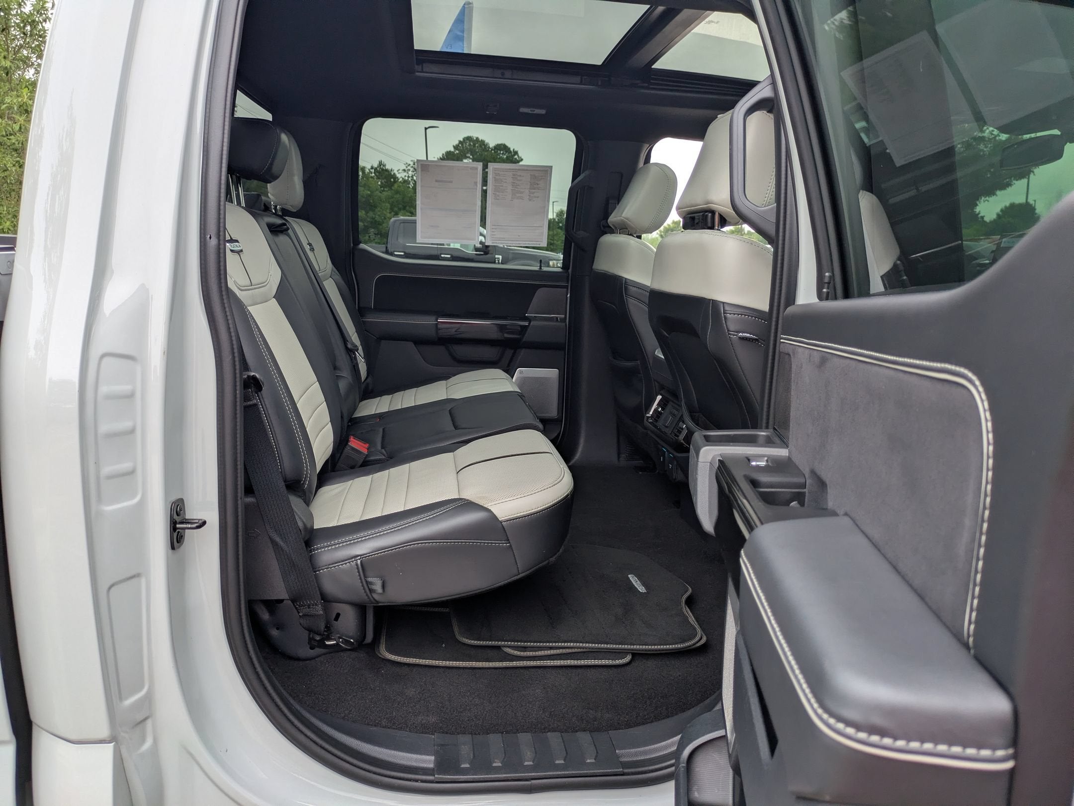 2024 Ford F-150 Lightning Platinum
