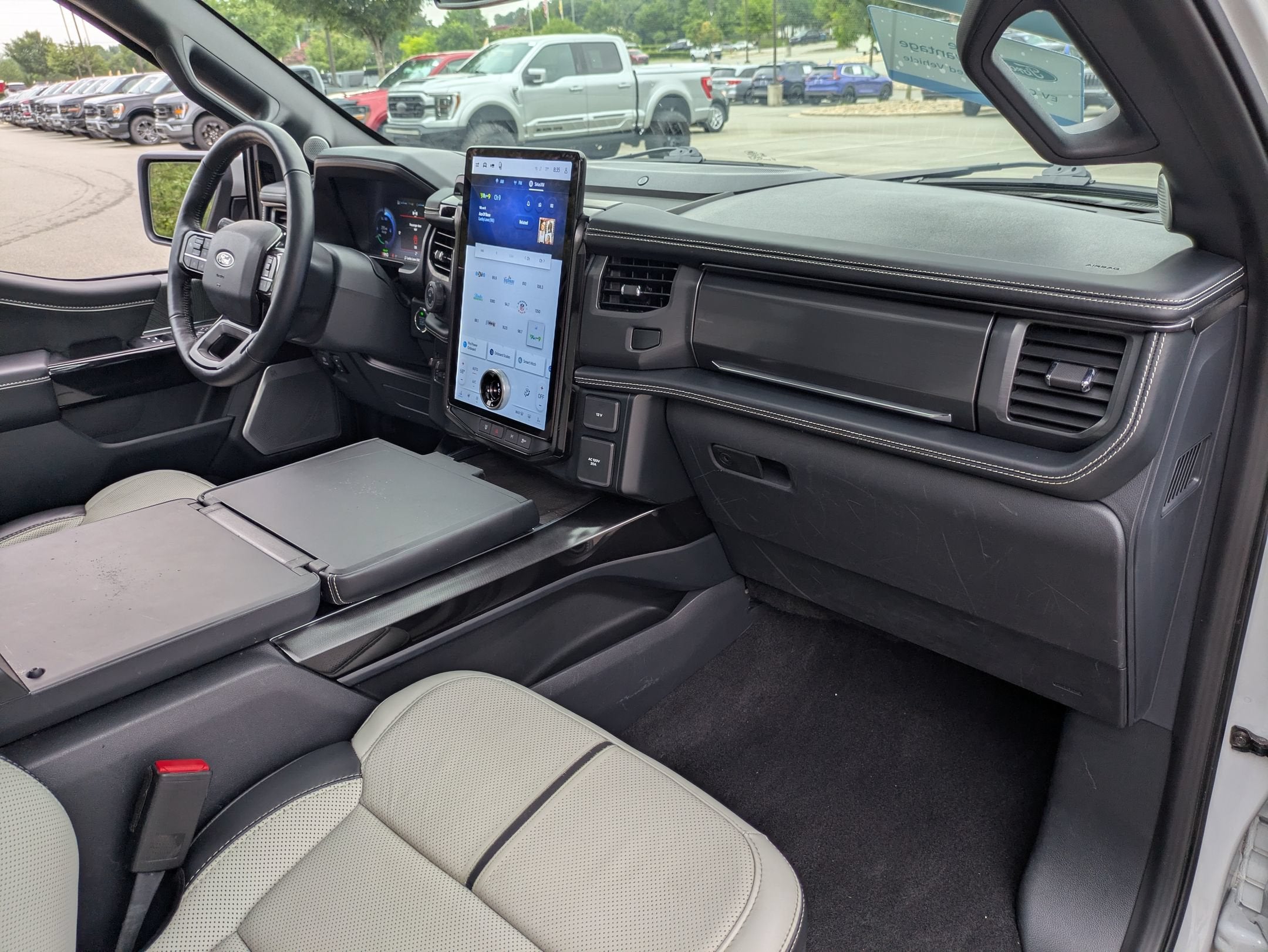 2024 Ford F-150 Lightning Platinum