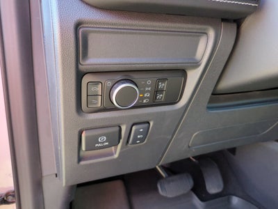 2025 Ford F-150 Lightning Platinum