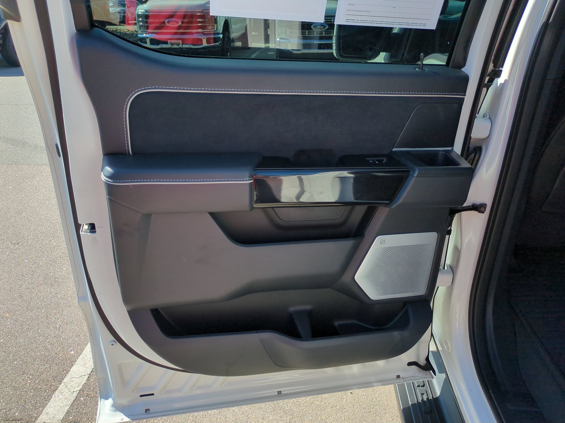 2025 Ford F-150 Lightning Platinum