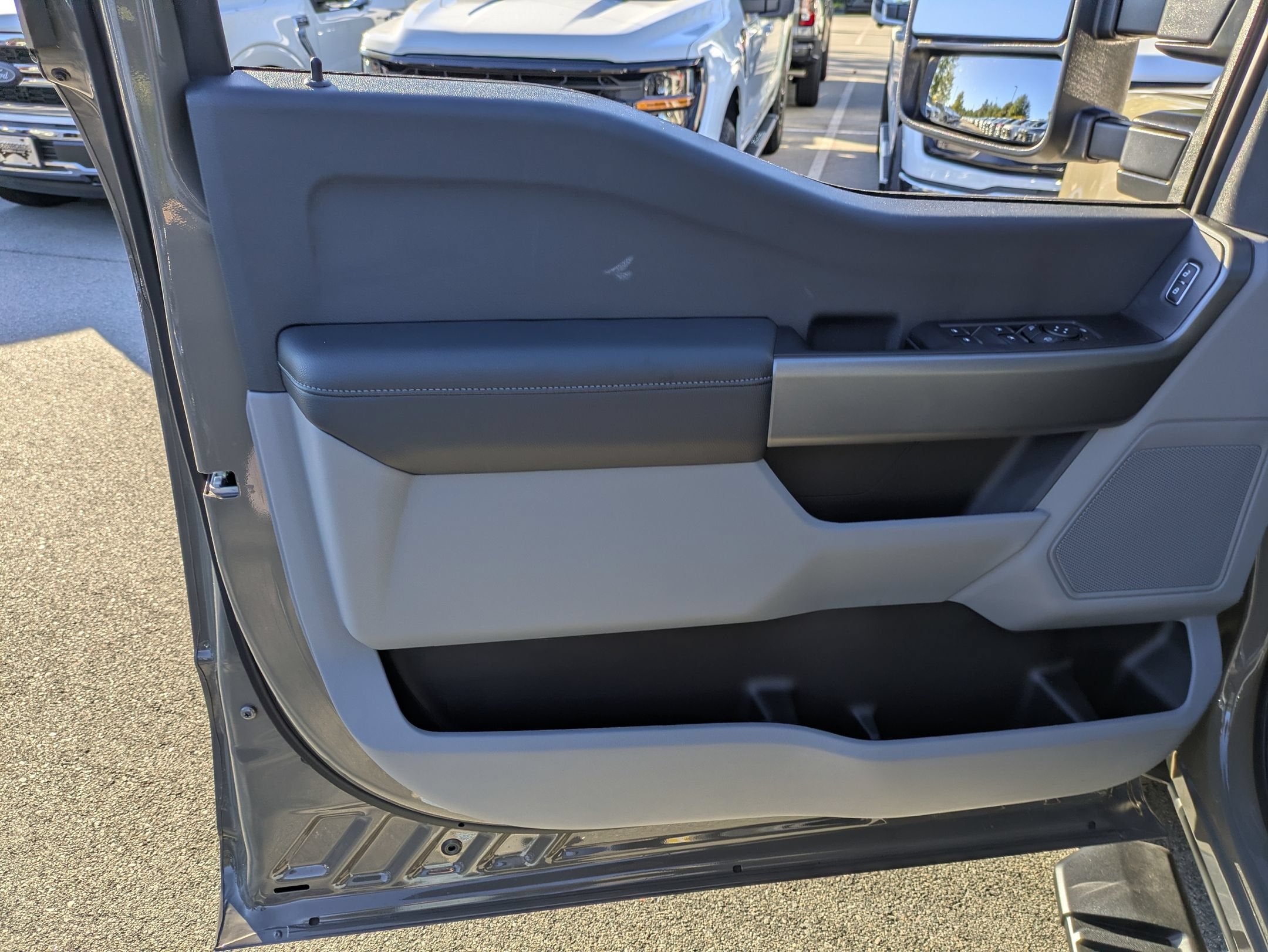 2027 Ford Super Duty F-250 SRW XLT