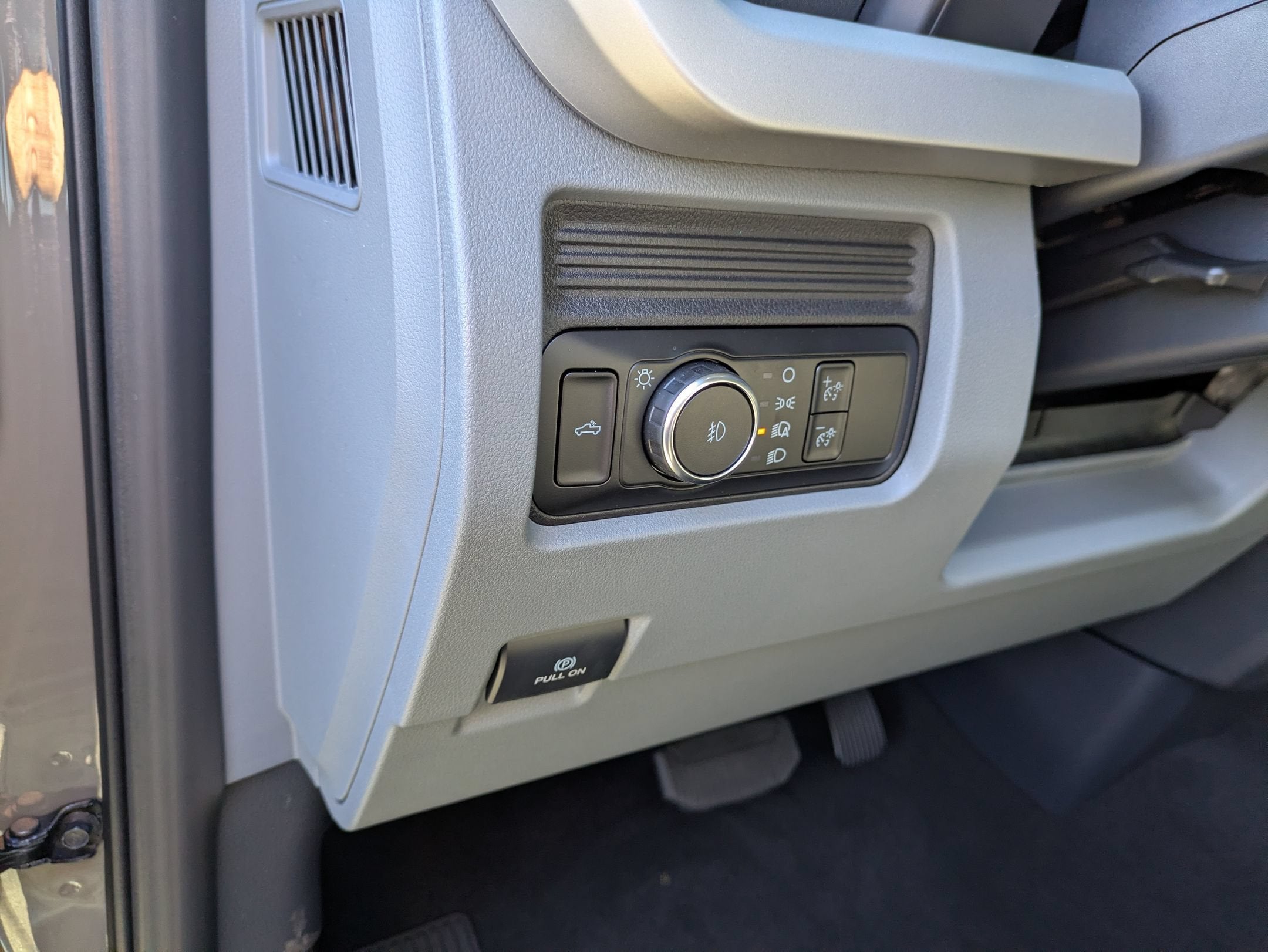 2027 Ford Super Duty F-250 SRW XLT