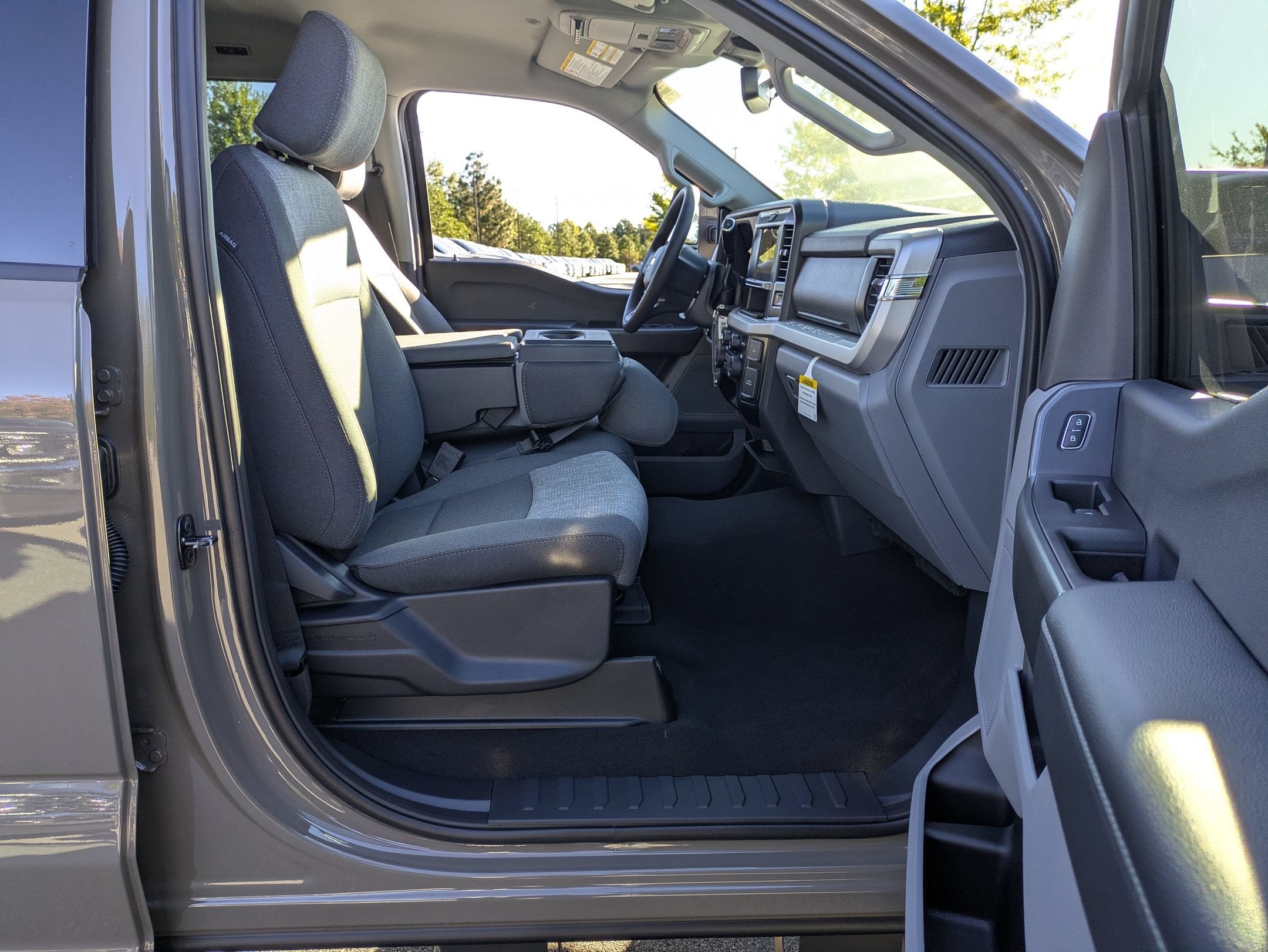 2027 Ford Super Duty F-250 SRW XLT