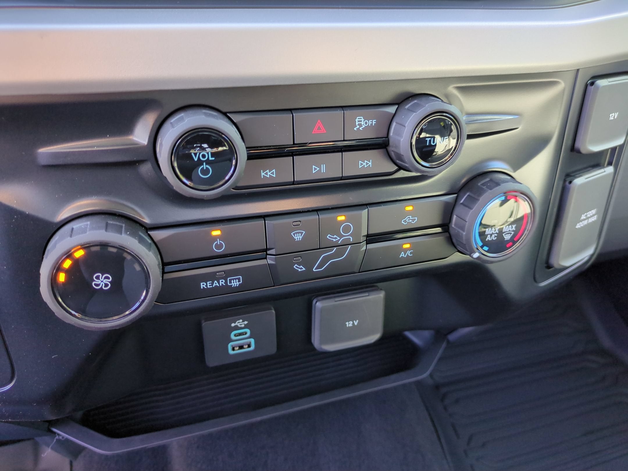2027 Ford Super Duty F-250 SRW XLT