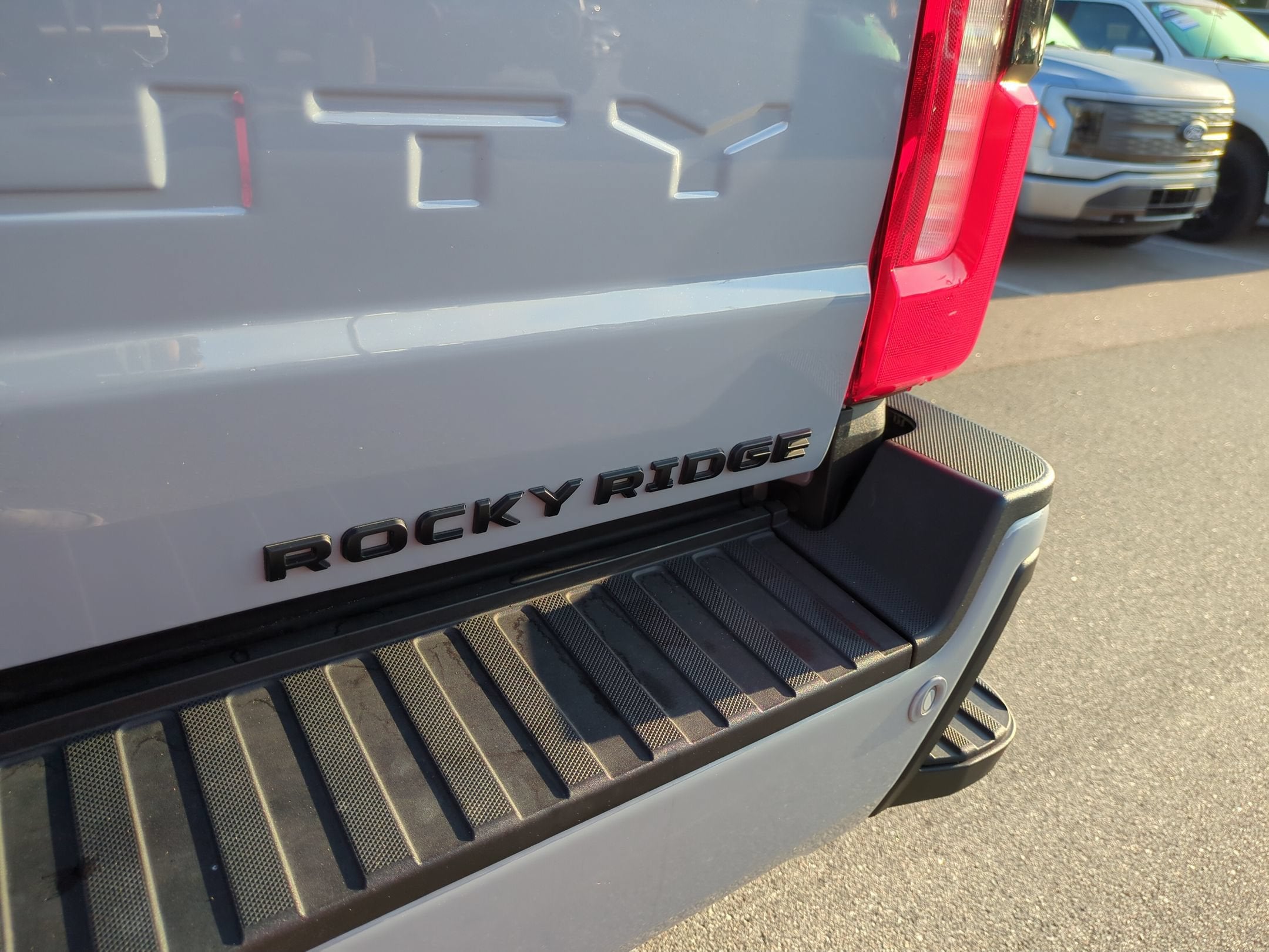 2025 Ford Super Duty F-250 SRW LARIAT Rocky Ridge