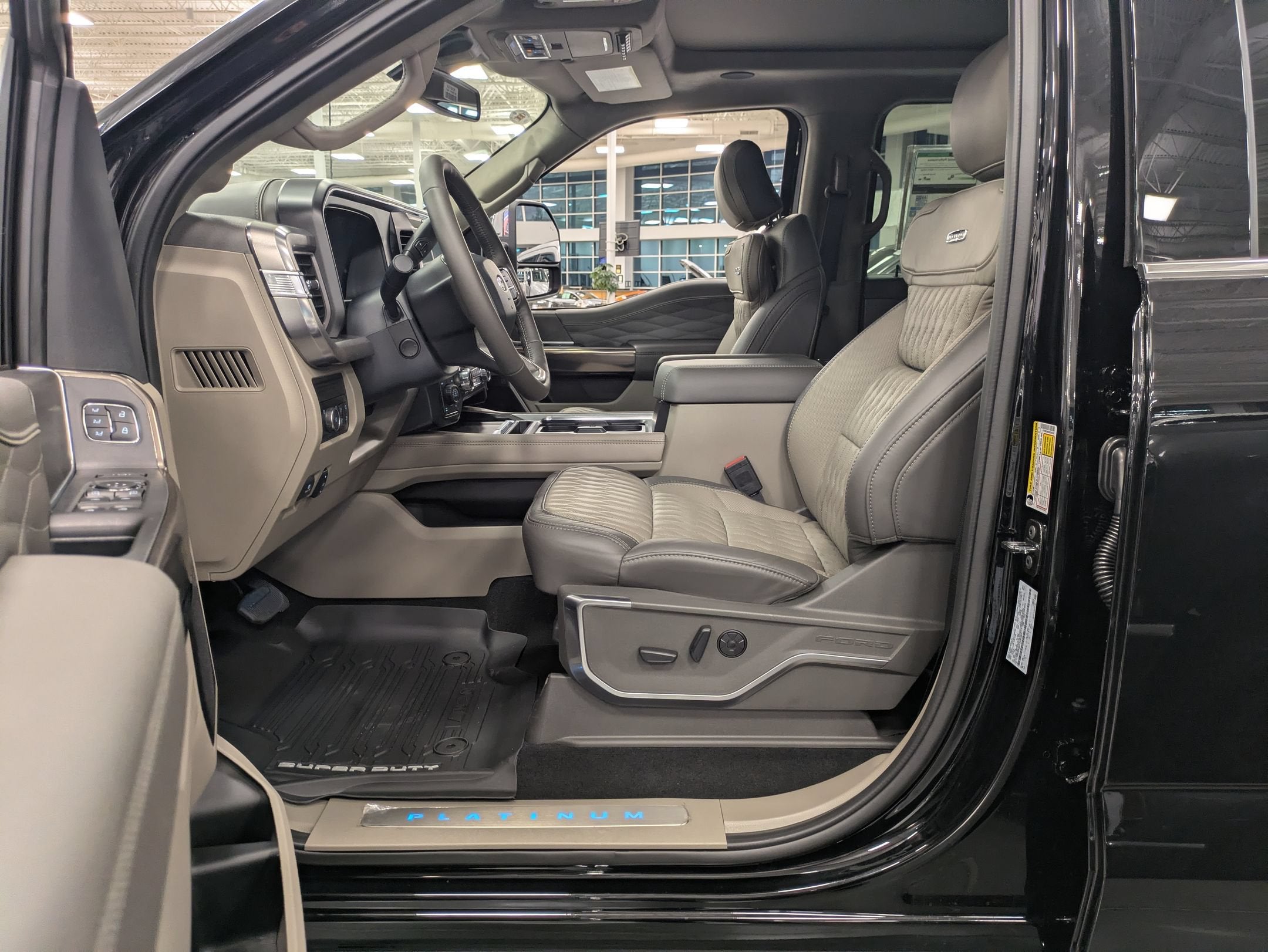 2027 Ford Super Duty F-250 SRW Platinum