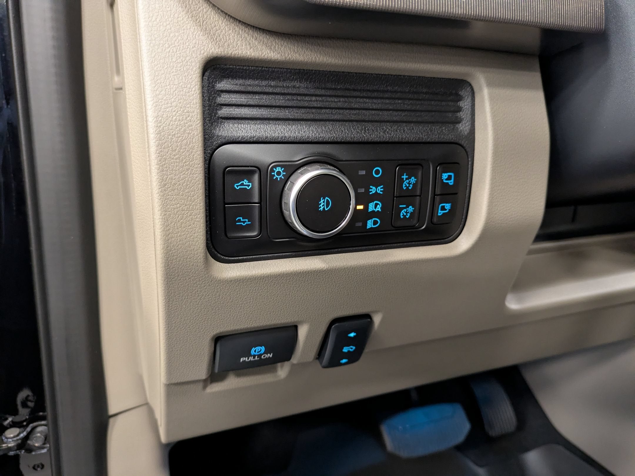 2027 Ford Super Duty F-250 SRW Platinum