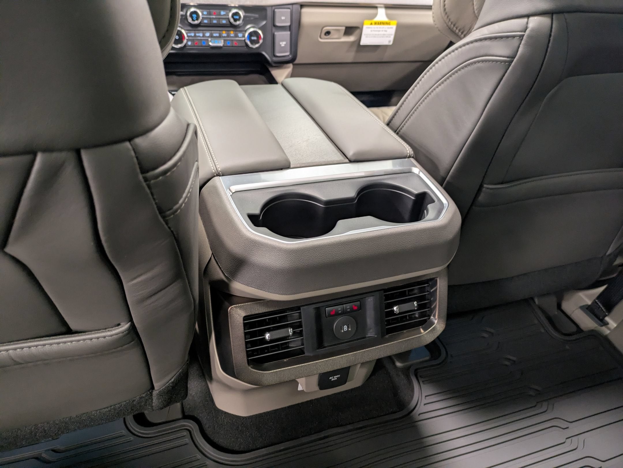 2027 Ford Super Duty F-250 SRW Platinum