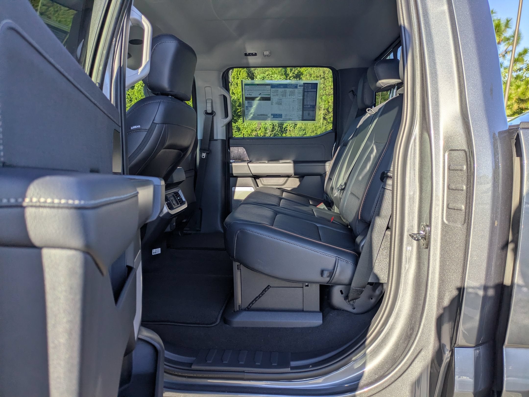 2027 Ford Super Duty F-250 SRW LARIAT