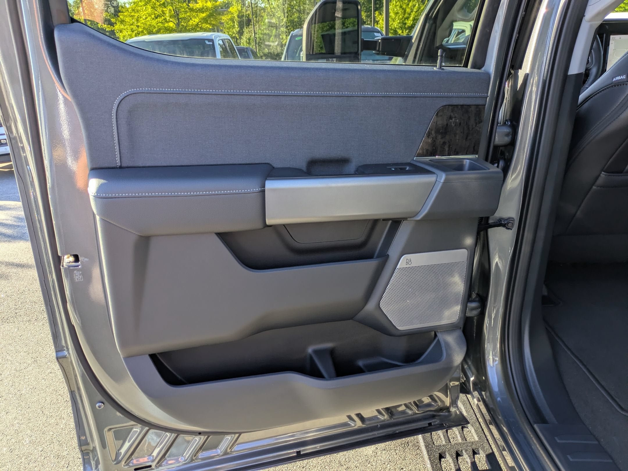 2027 Ford Super Duty F-250 SRW LARIAT