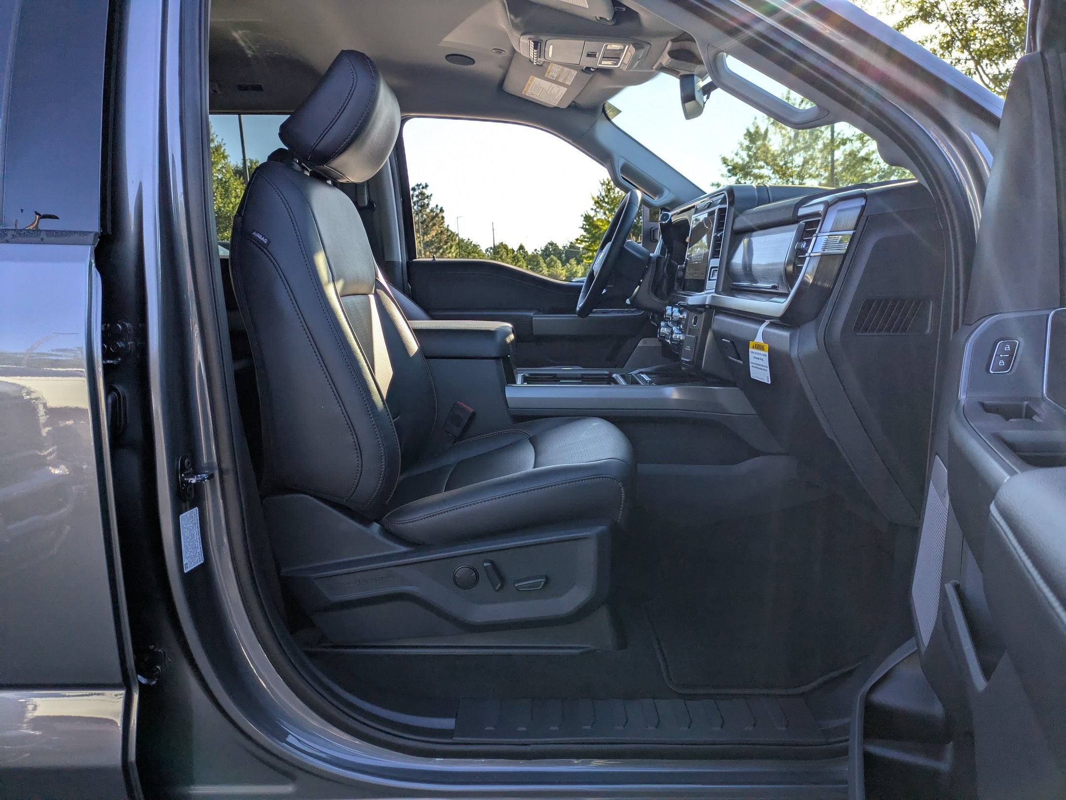 2027 Ford Super Duty F-250 SRW LARIAT
