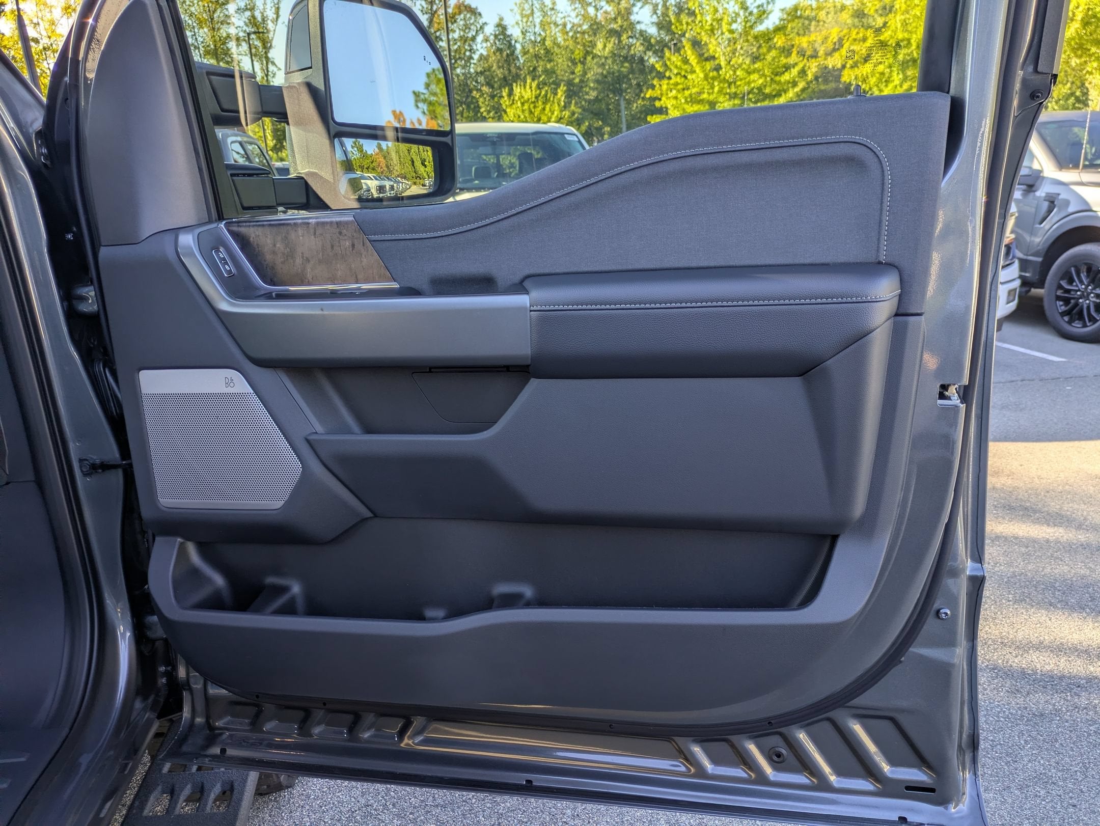 2027 Ford Super Duty F-250 SRW LARIAT
